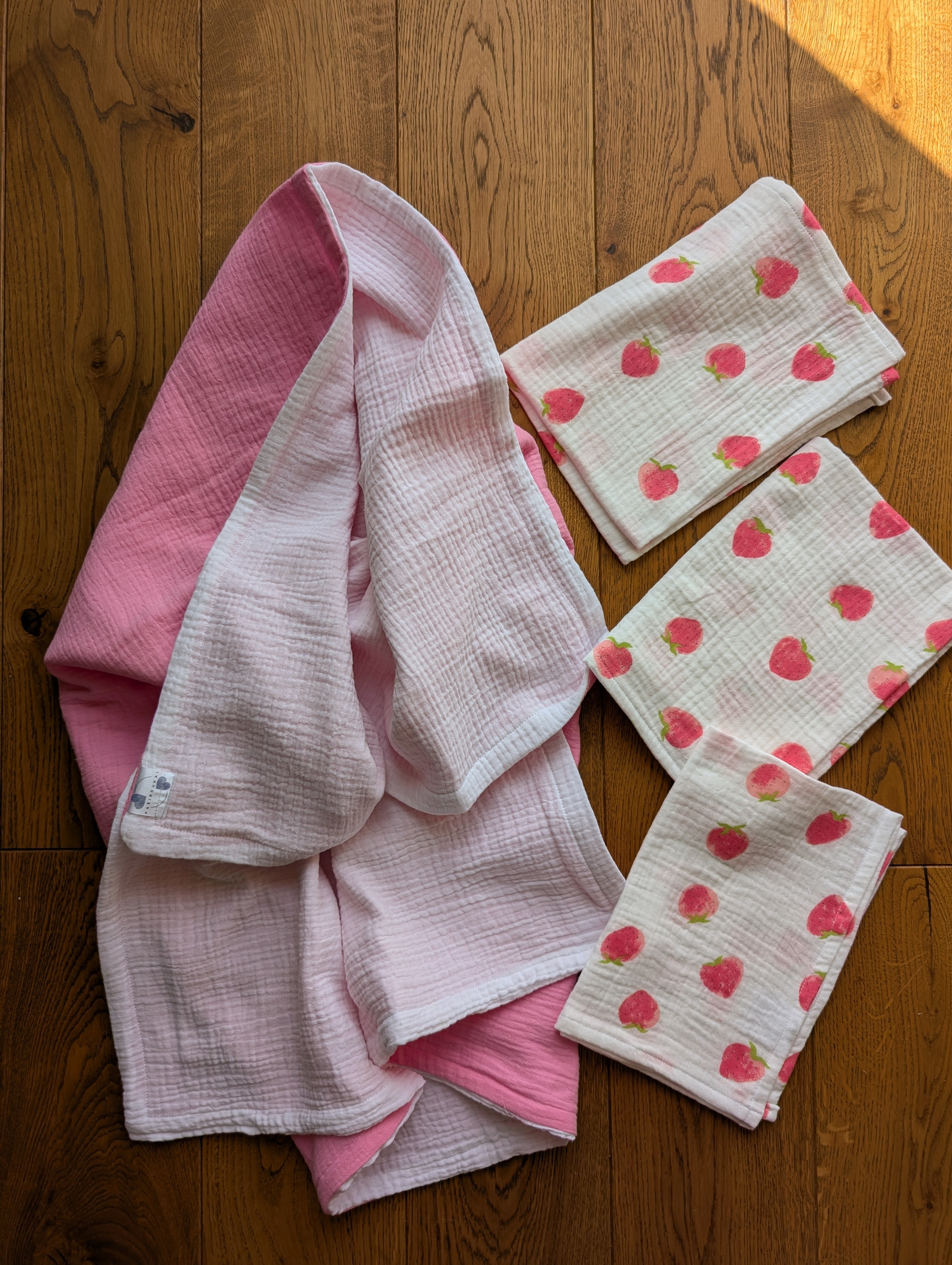 Muslino rinkinys Rožinis-braškės