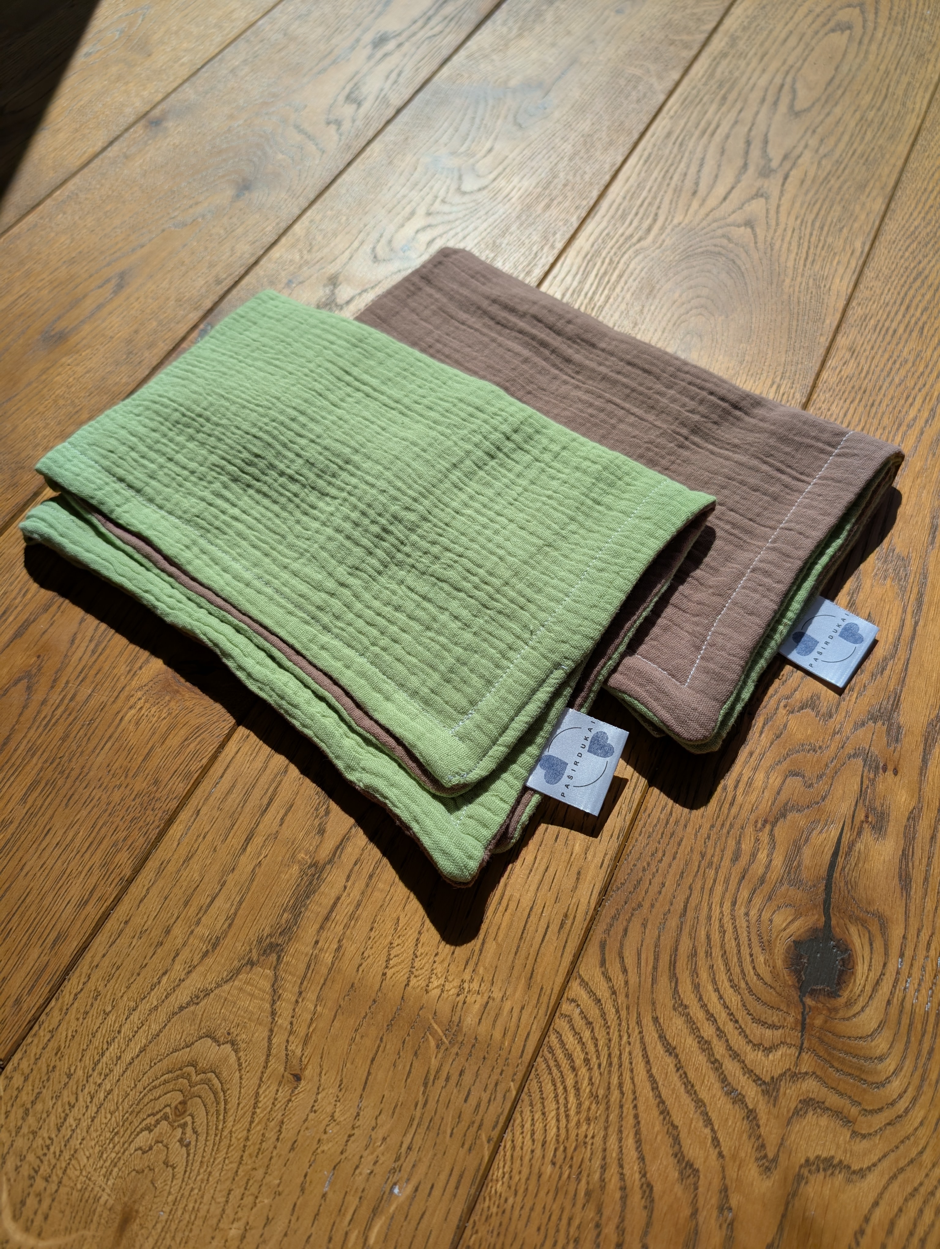 Du dvigubi merliukai - Šviesi žalia - šviesi ruda