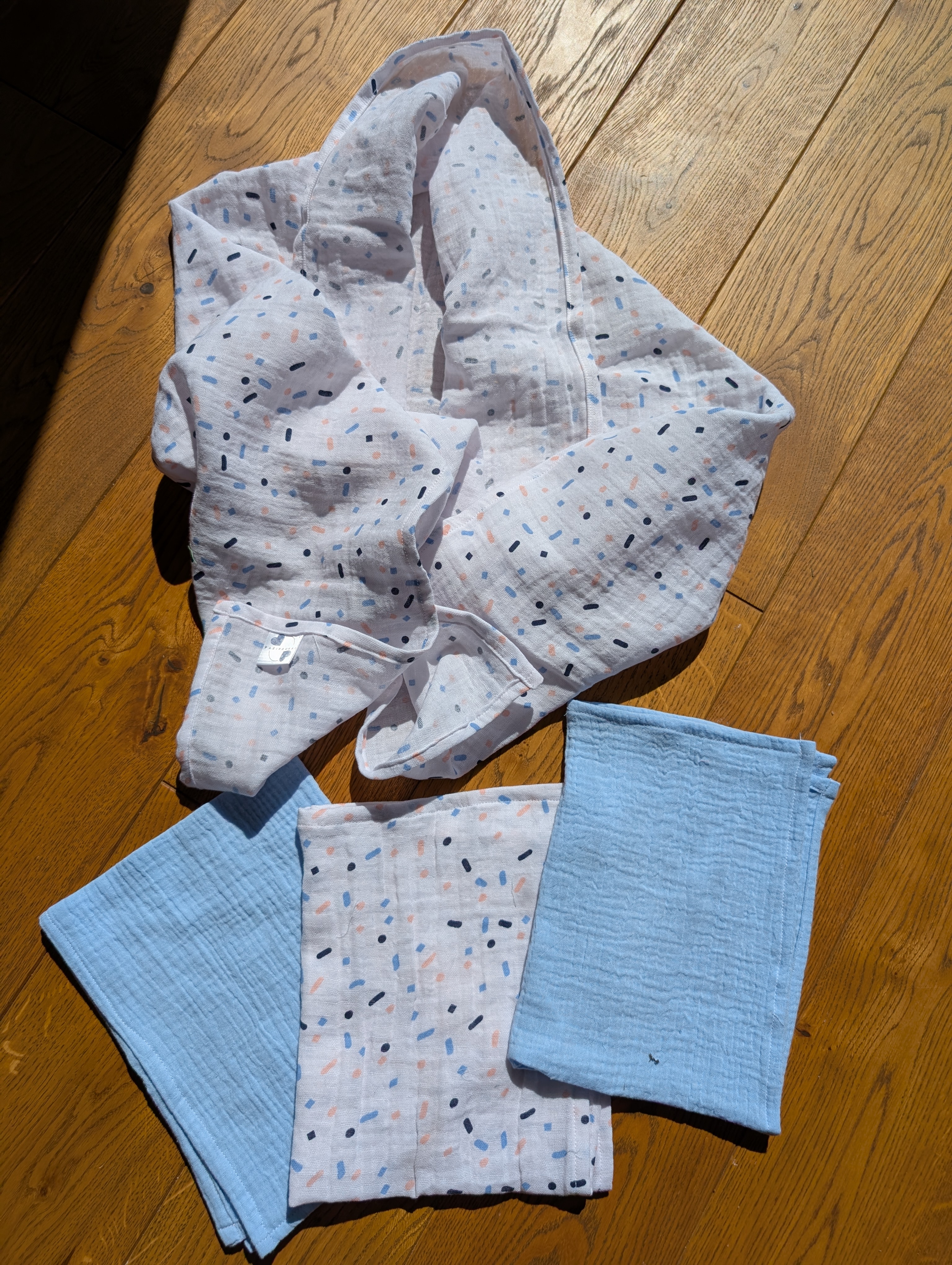 Muslino rinkinys Melsva - balta fugūrėlės