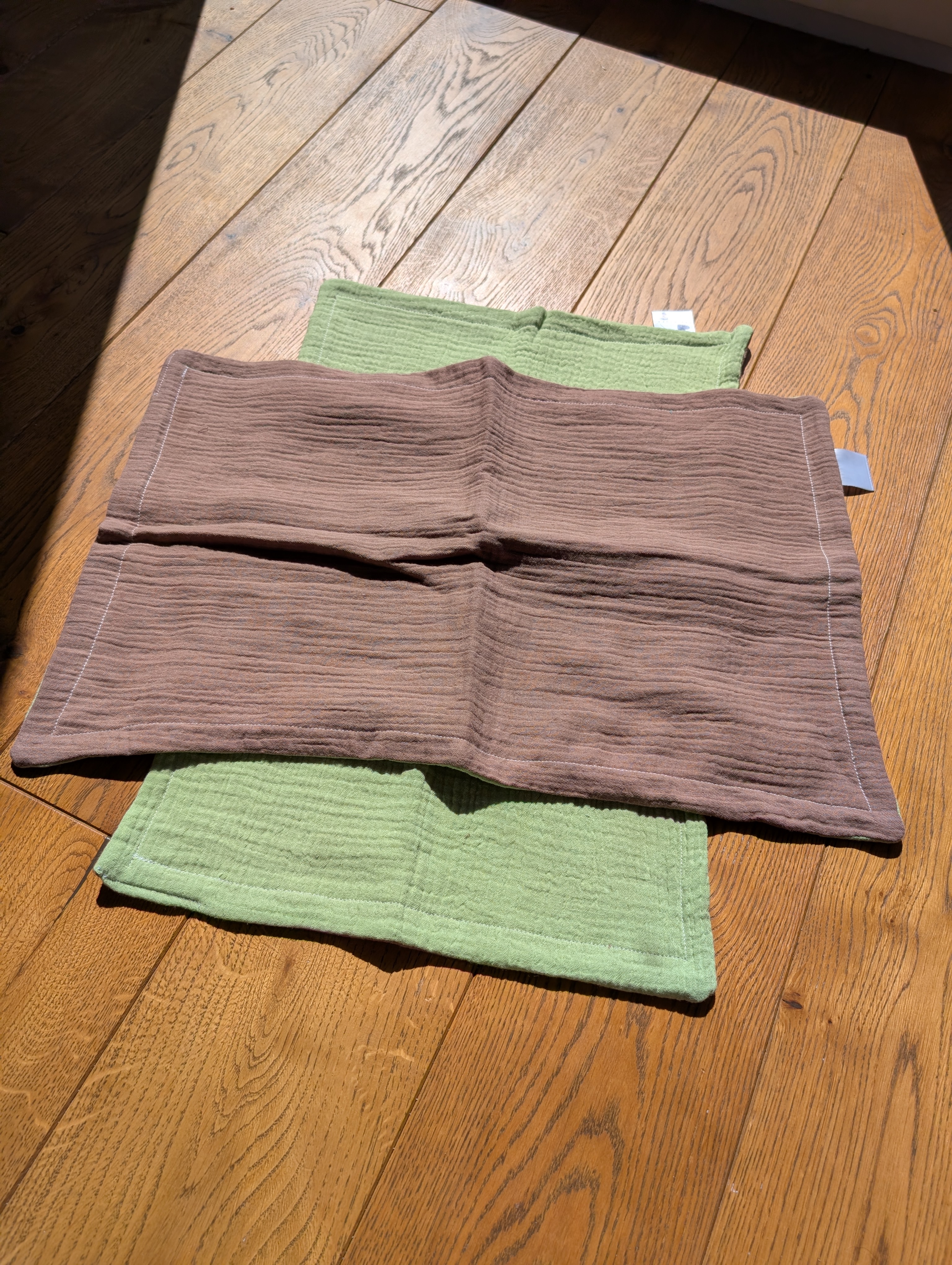 Du dvigubi merliukai - Šviesi žalia - šviesi ruda