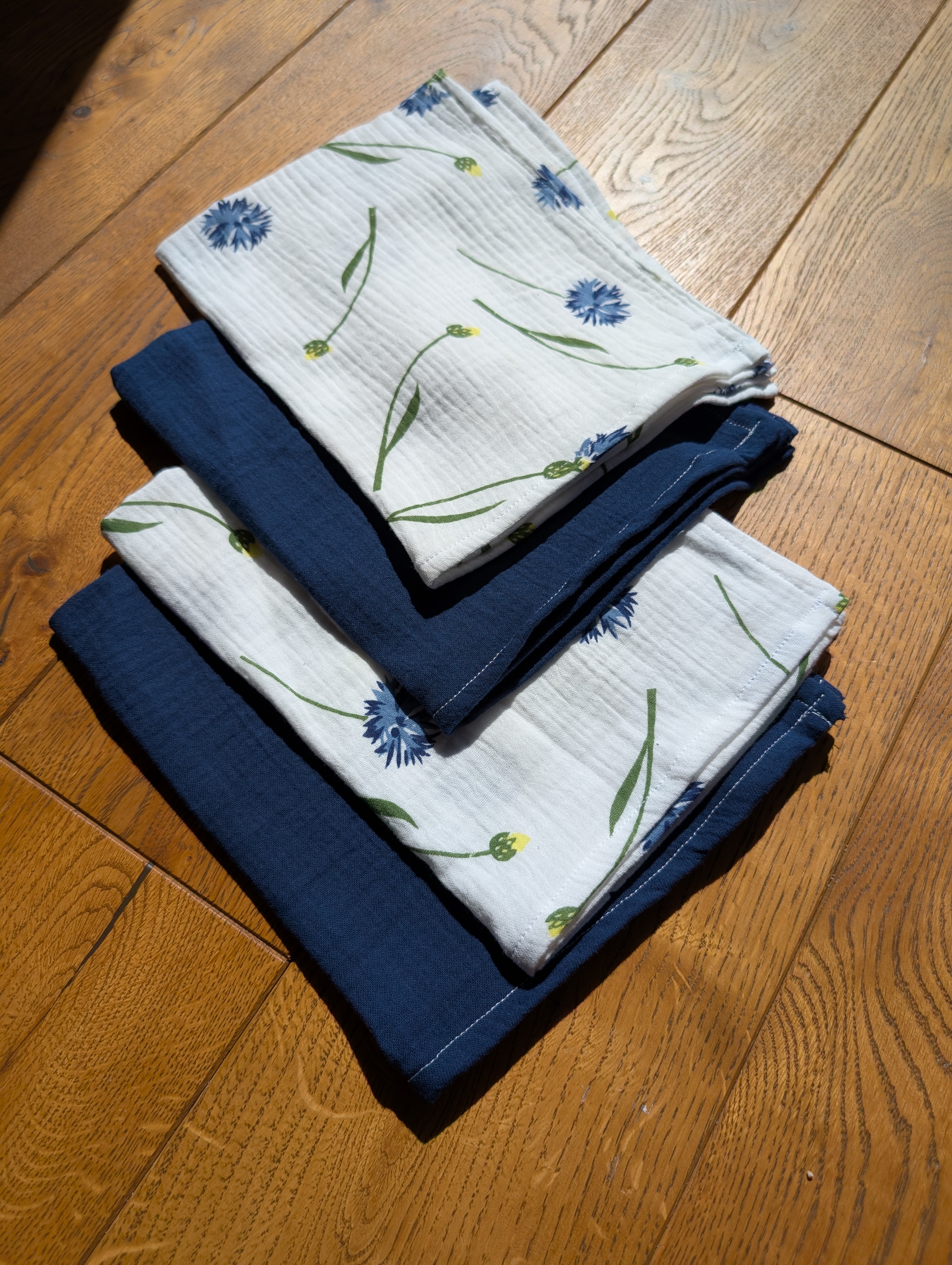 Keturi viengubi merliukai - Tamsiai mėlyna ir rugiagėlės