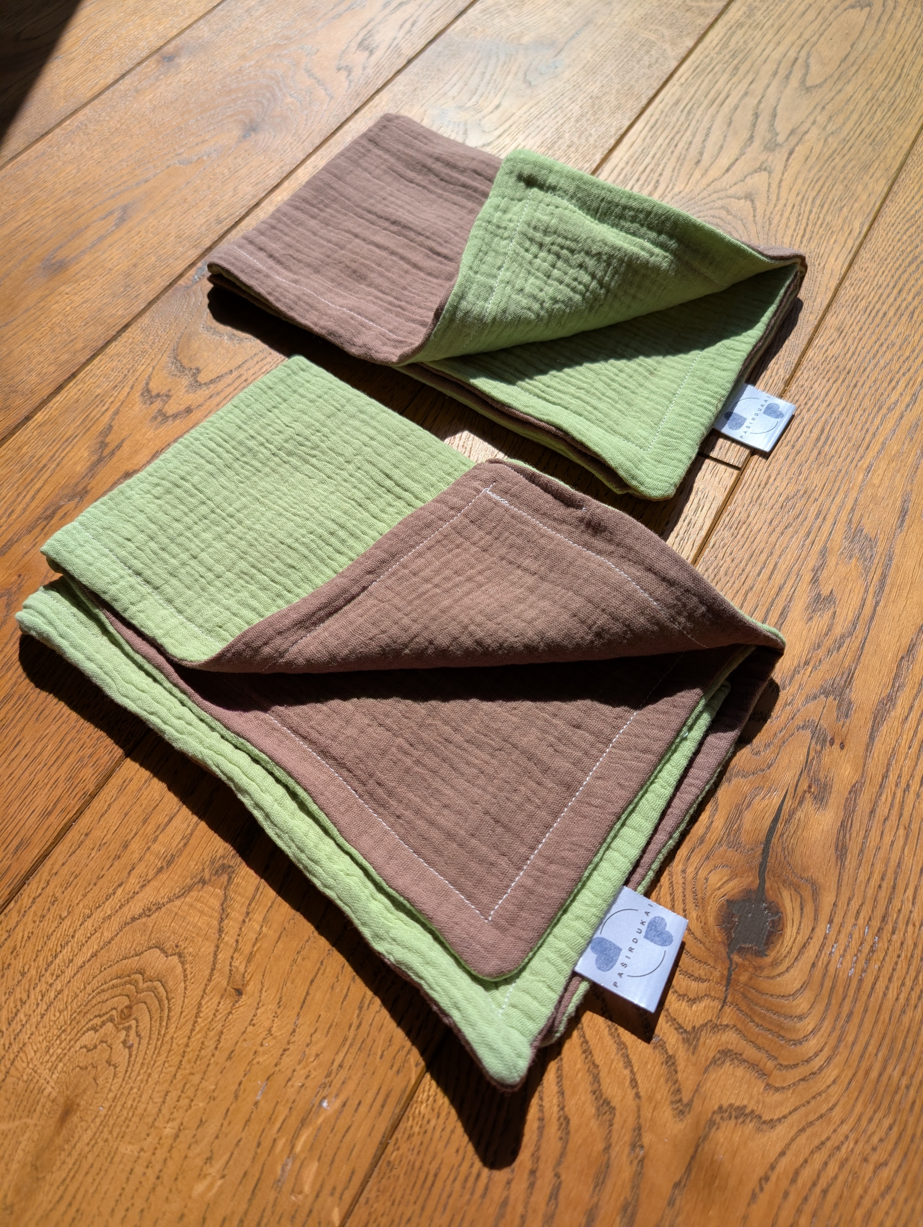 Du dvigubi merliukai - Šviesi žalia - šviesi ruda