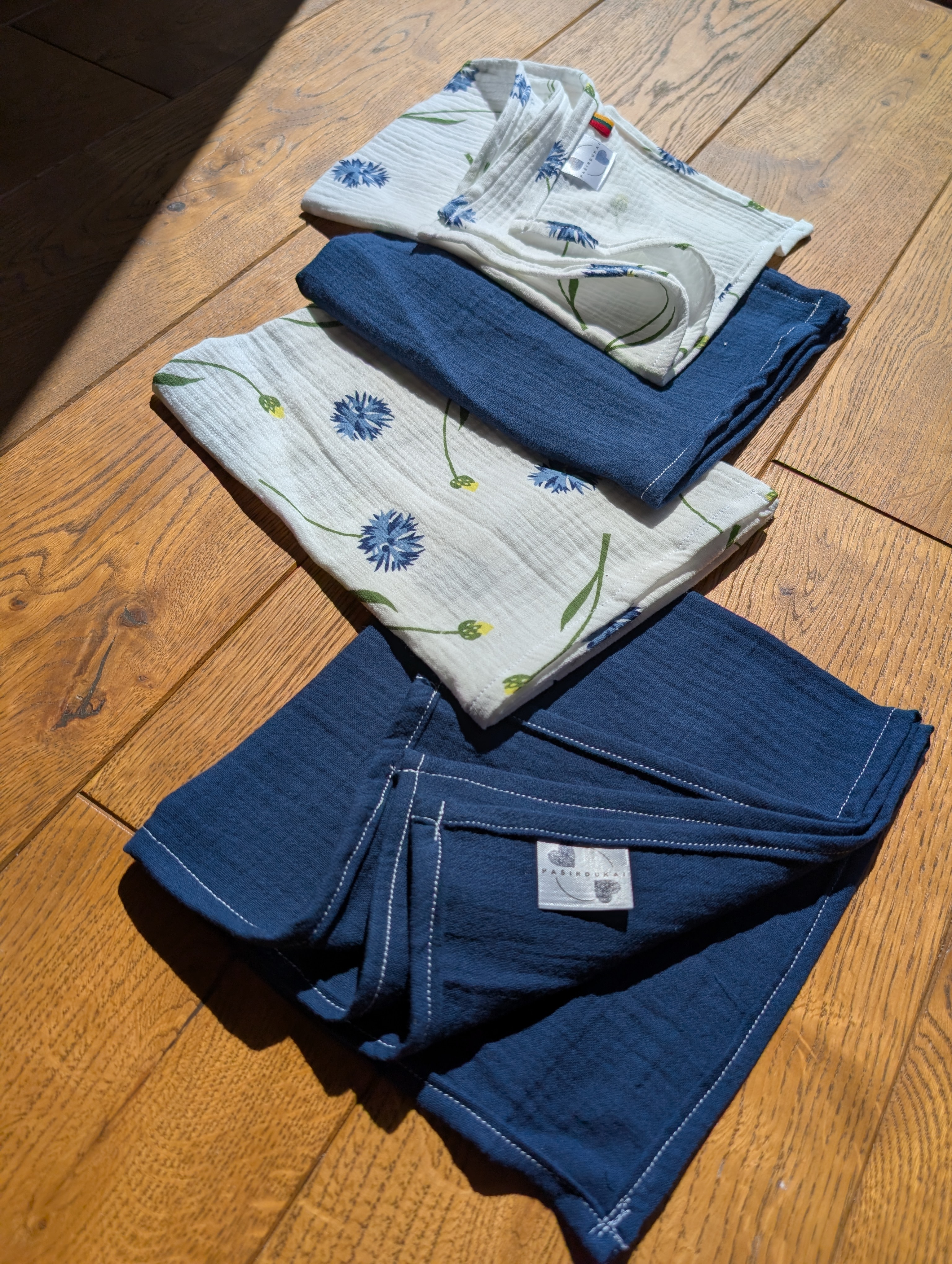 Keturi viengubi merliukai - Tamsiai mėlyna ir rugiagėlės