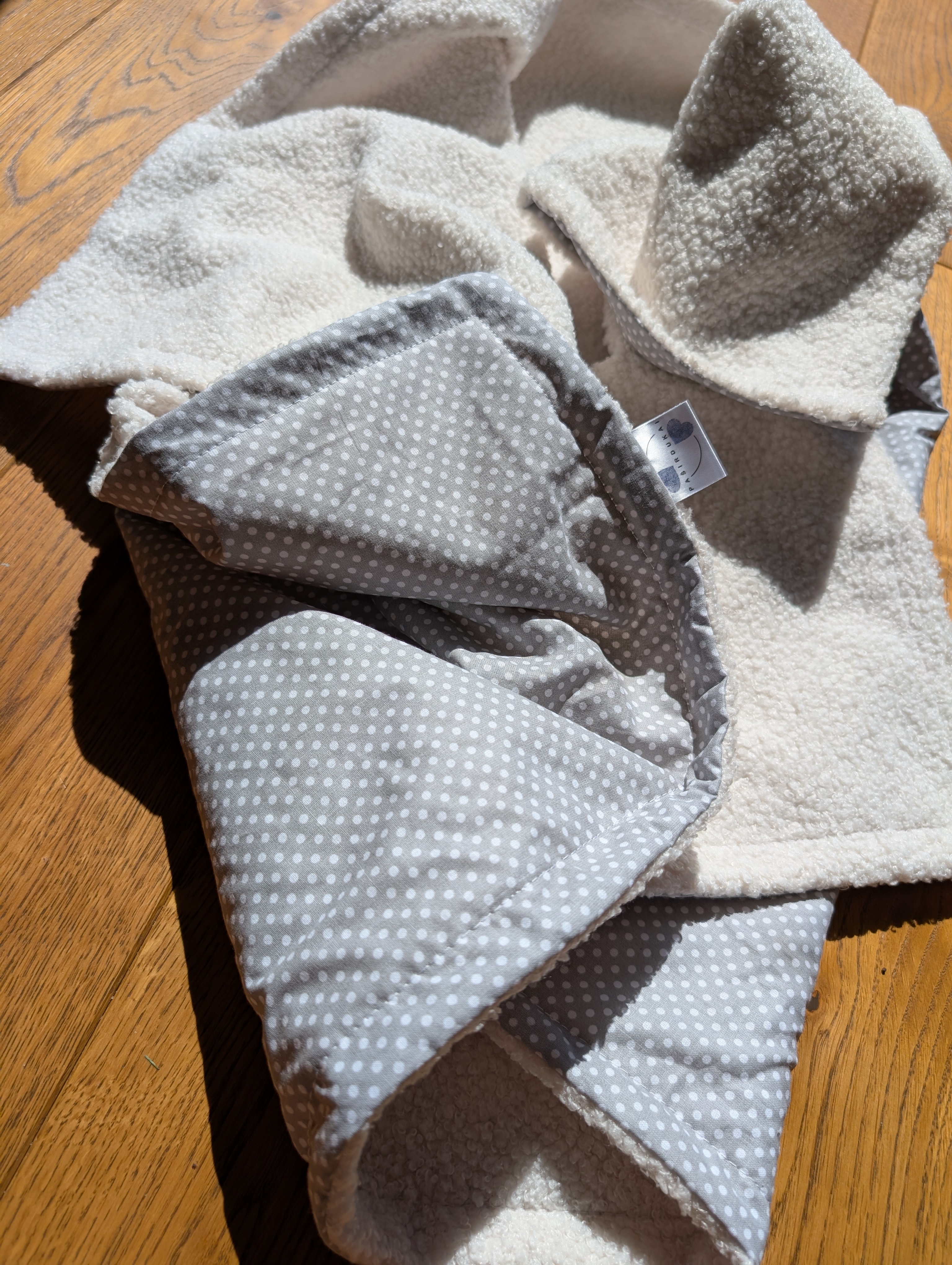 Didelis Teddy pledukas kreminis su taškiukais