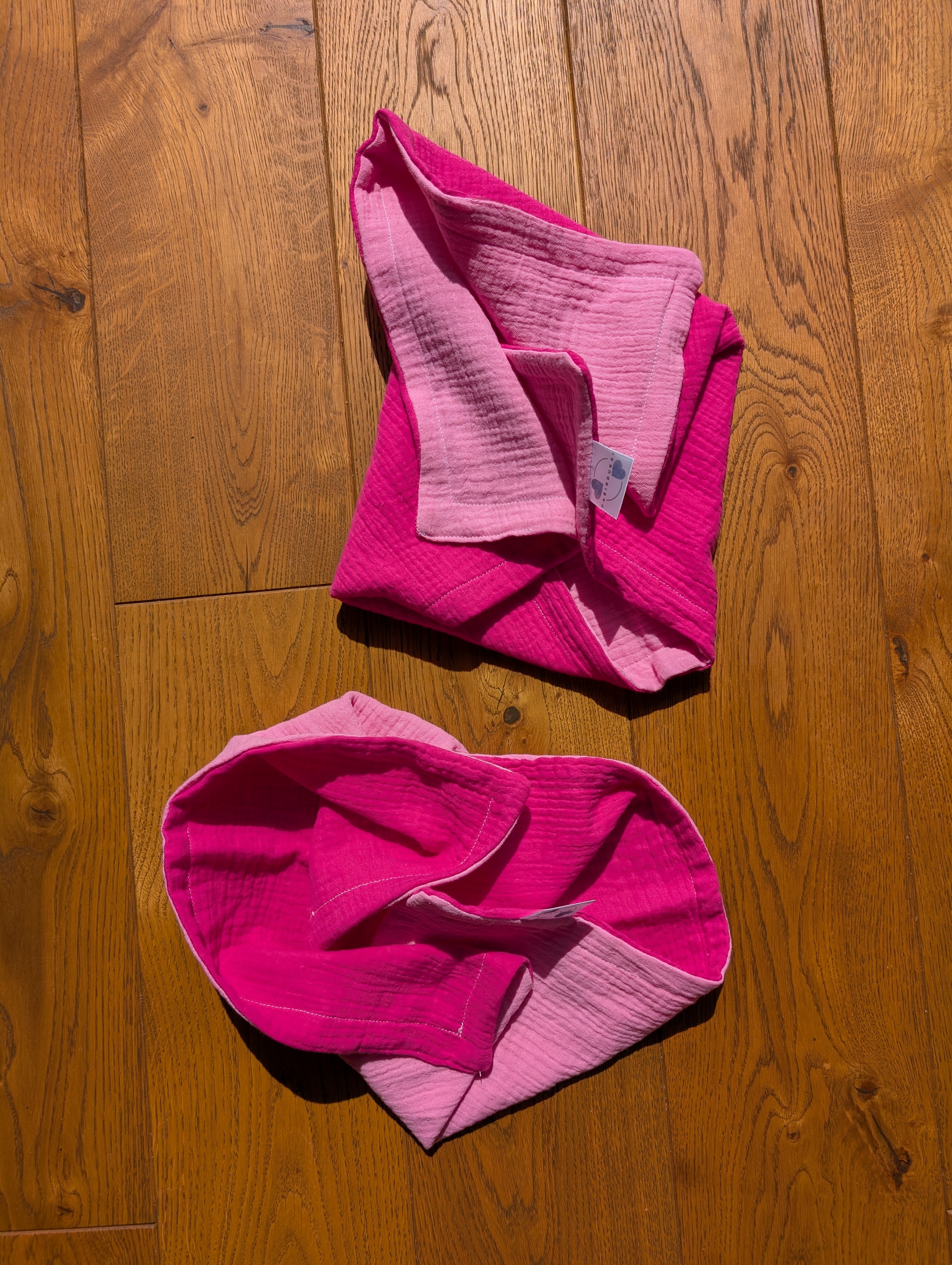 Du dvigubi merliukai - Rožinė-rausva