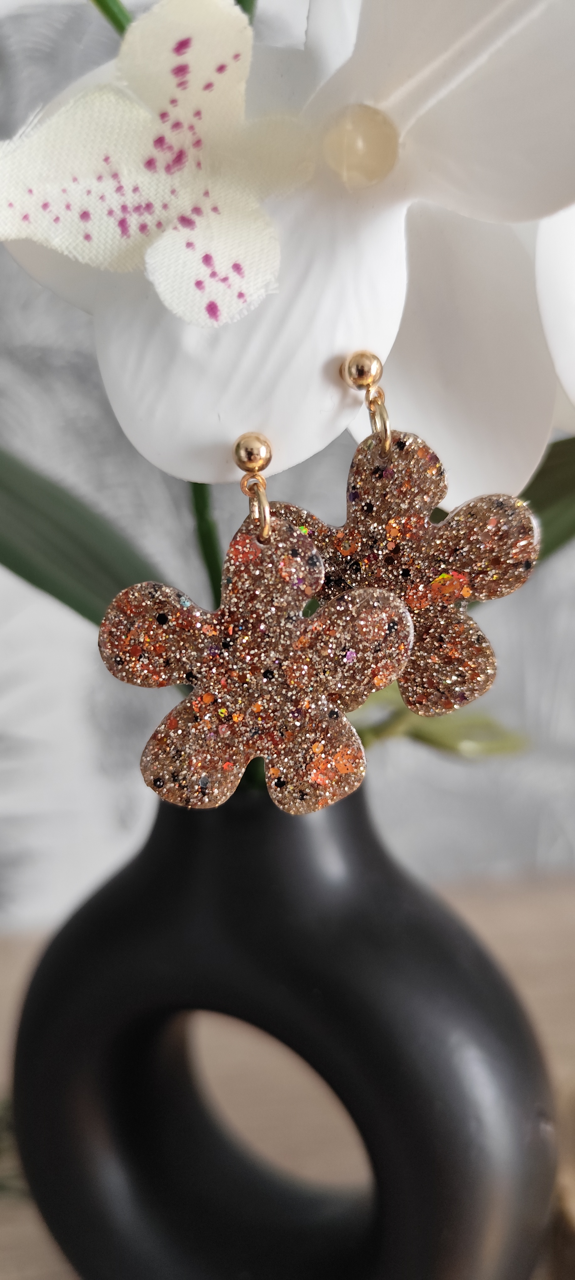 Boucles d’oreilles fleur pailletée