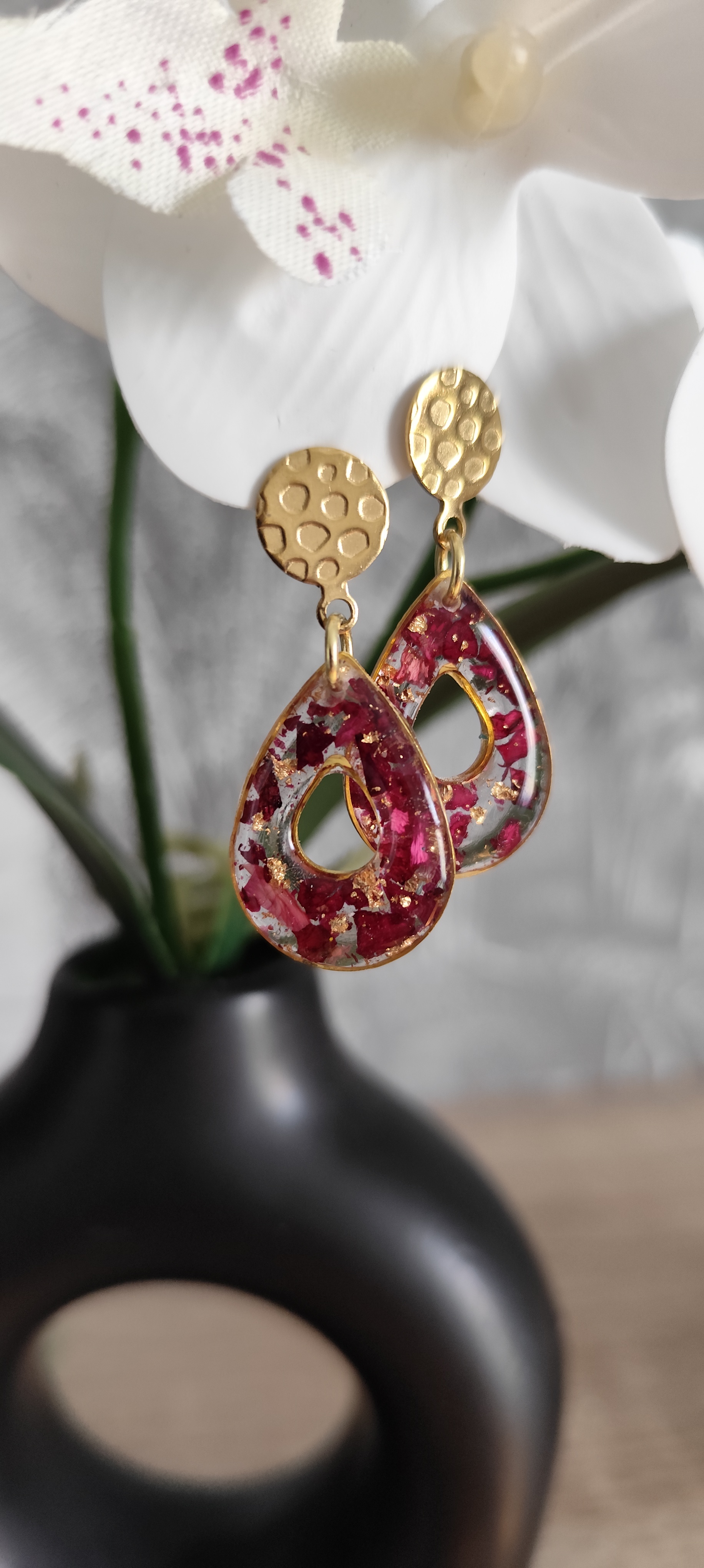 Boucles d'oreilles goutte dorées et roses