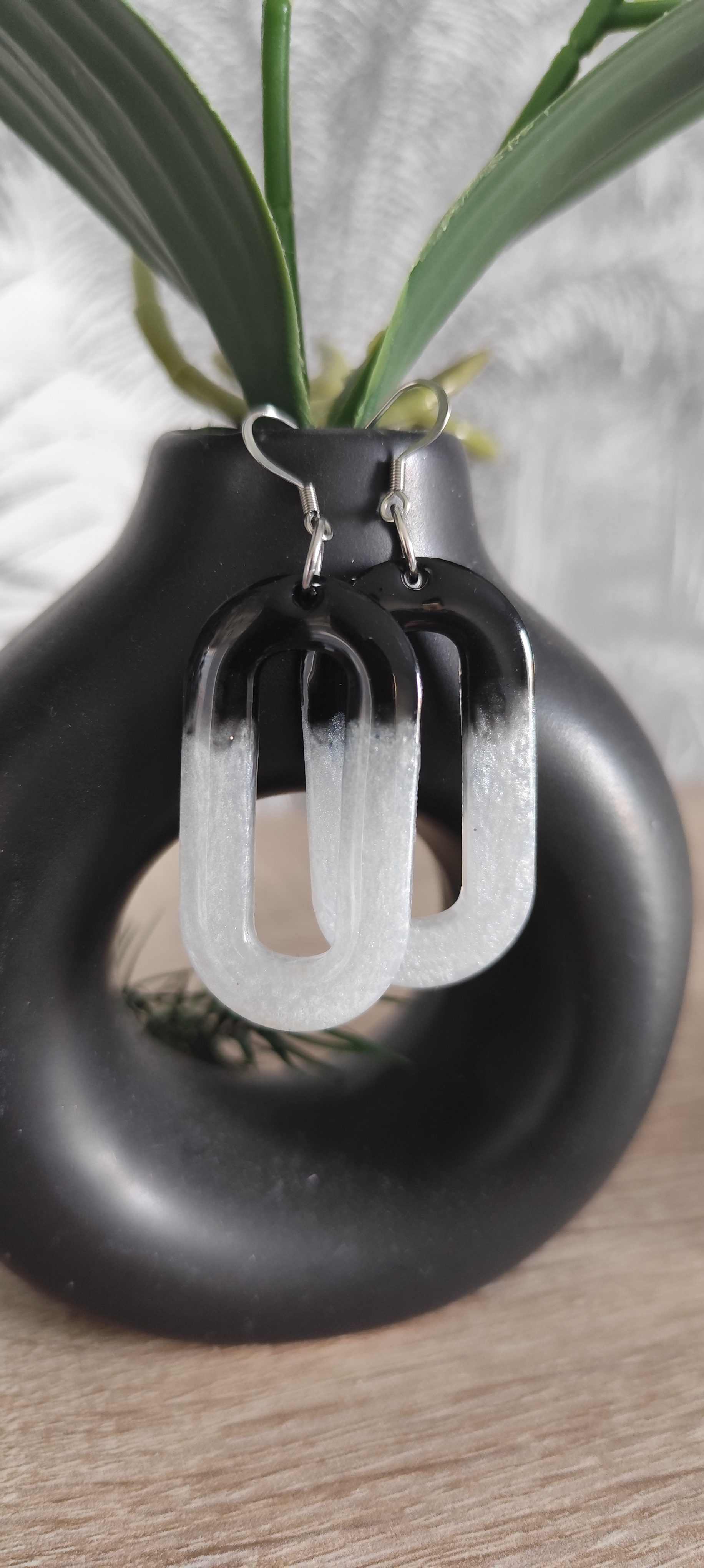 Boucles d'oreilles modernes noir & blanc