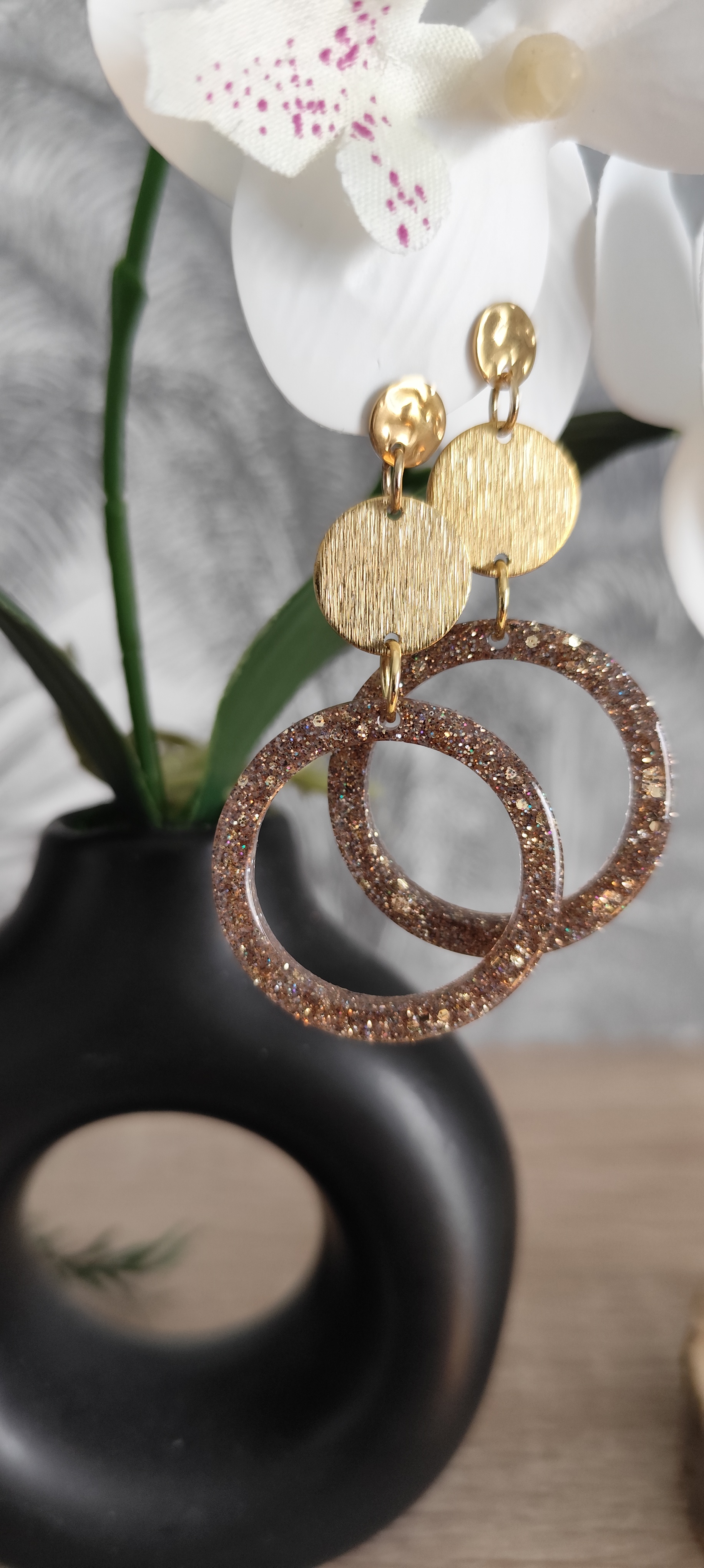 Boucles d'oreilles dorées cercle pailleté