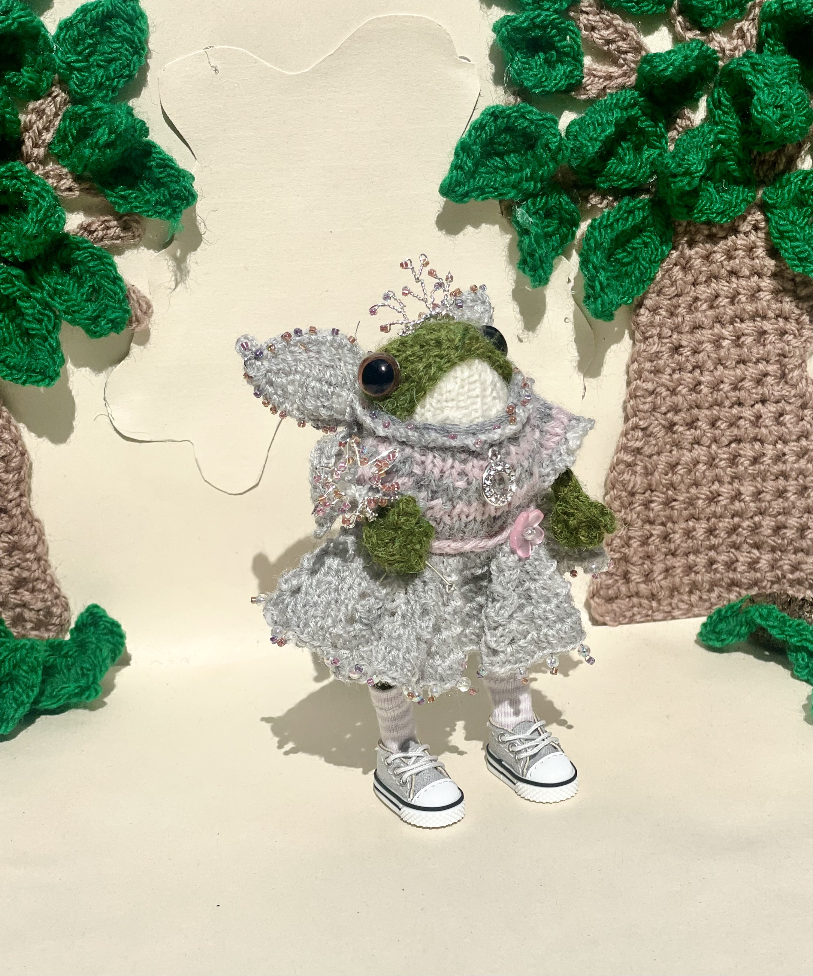 Faye the little knitted Fairy Frog
