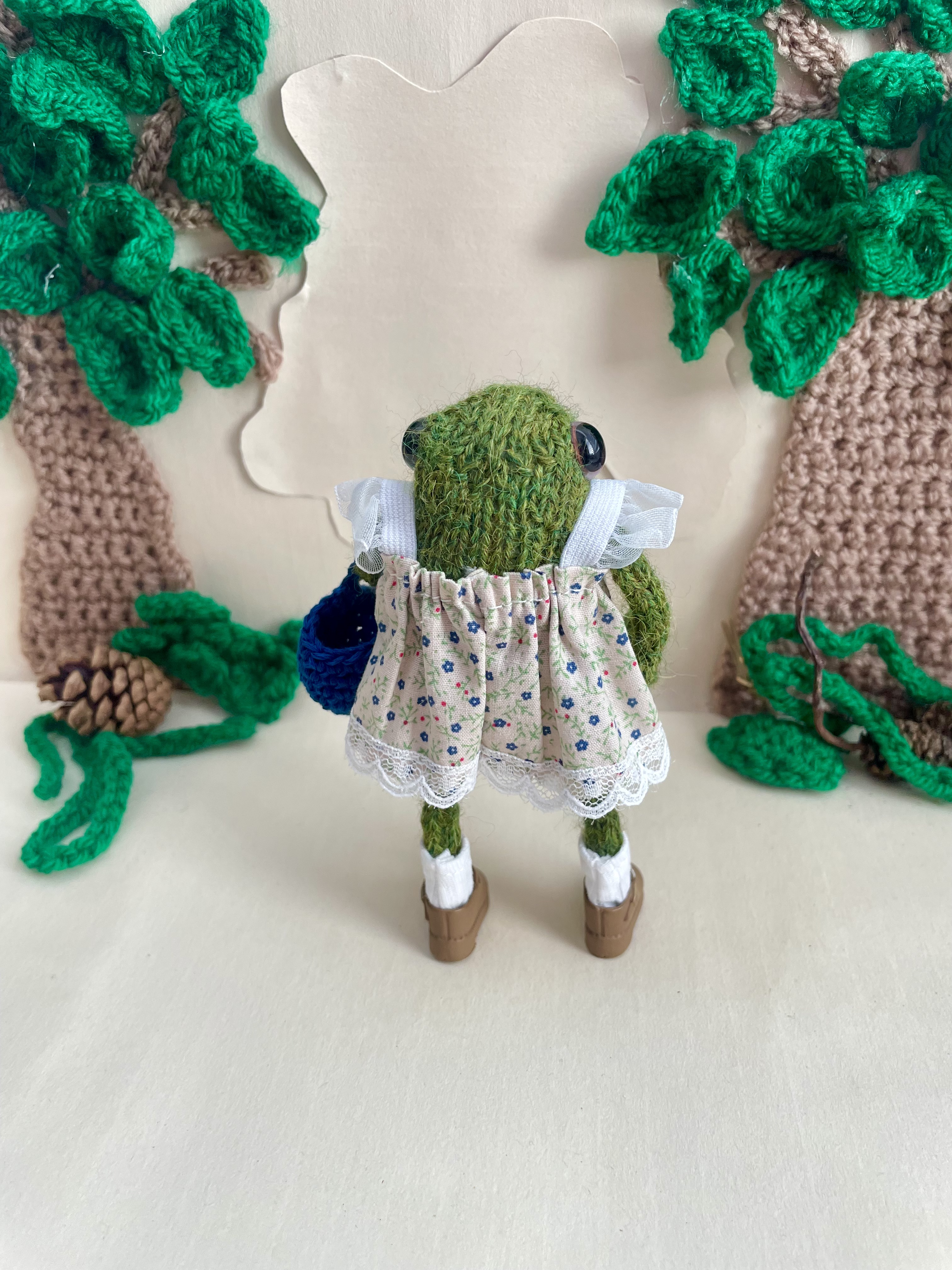 Meet Fern: The Cottagecore Hand-Knitted Girlie Frog