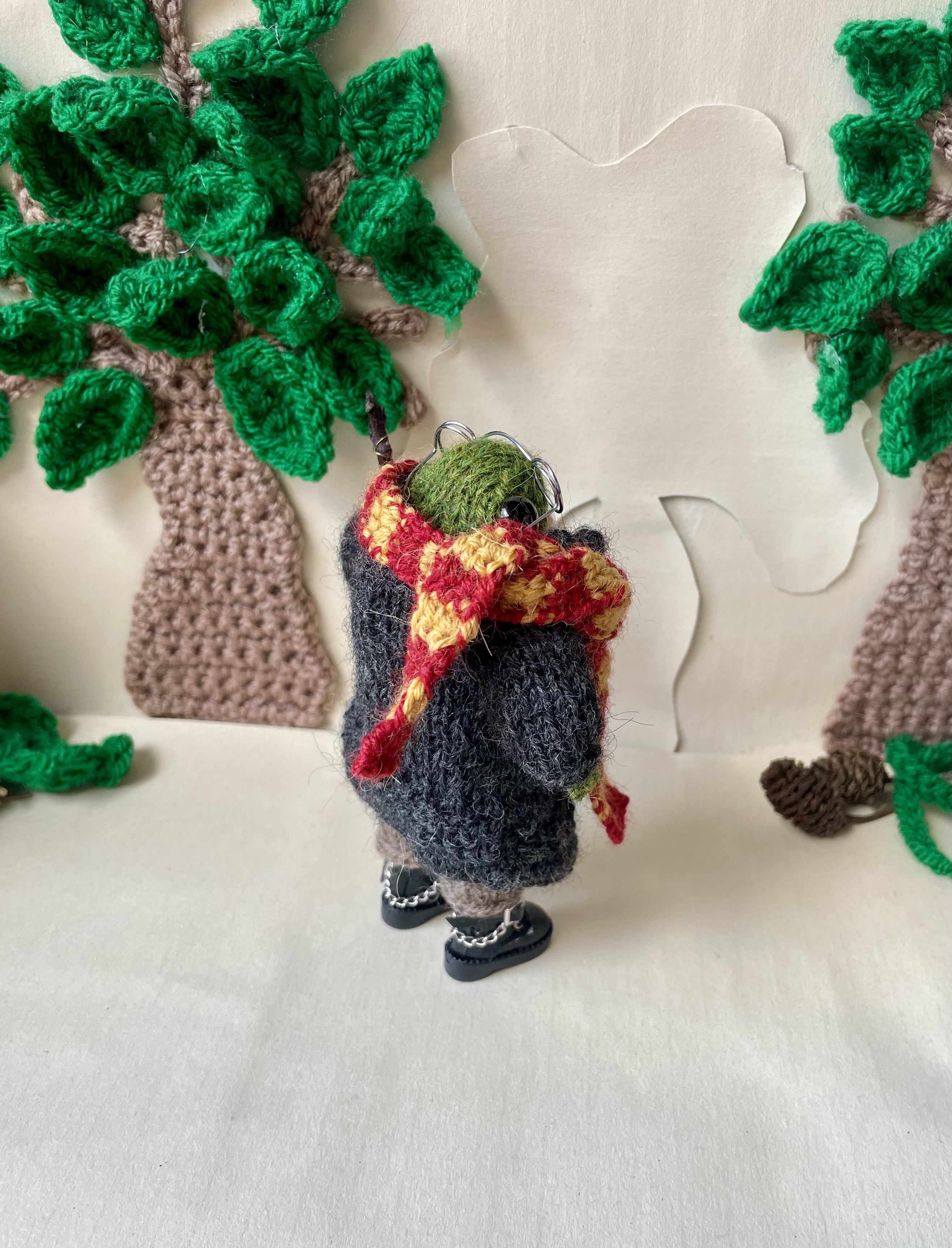 Little Knitted Frog in Harry Potter Outfit 