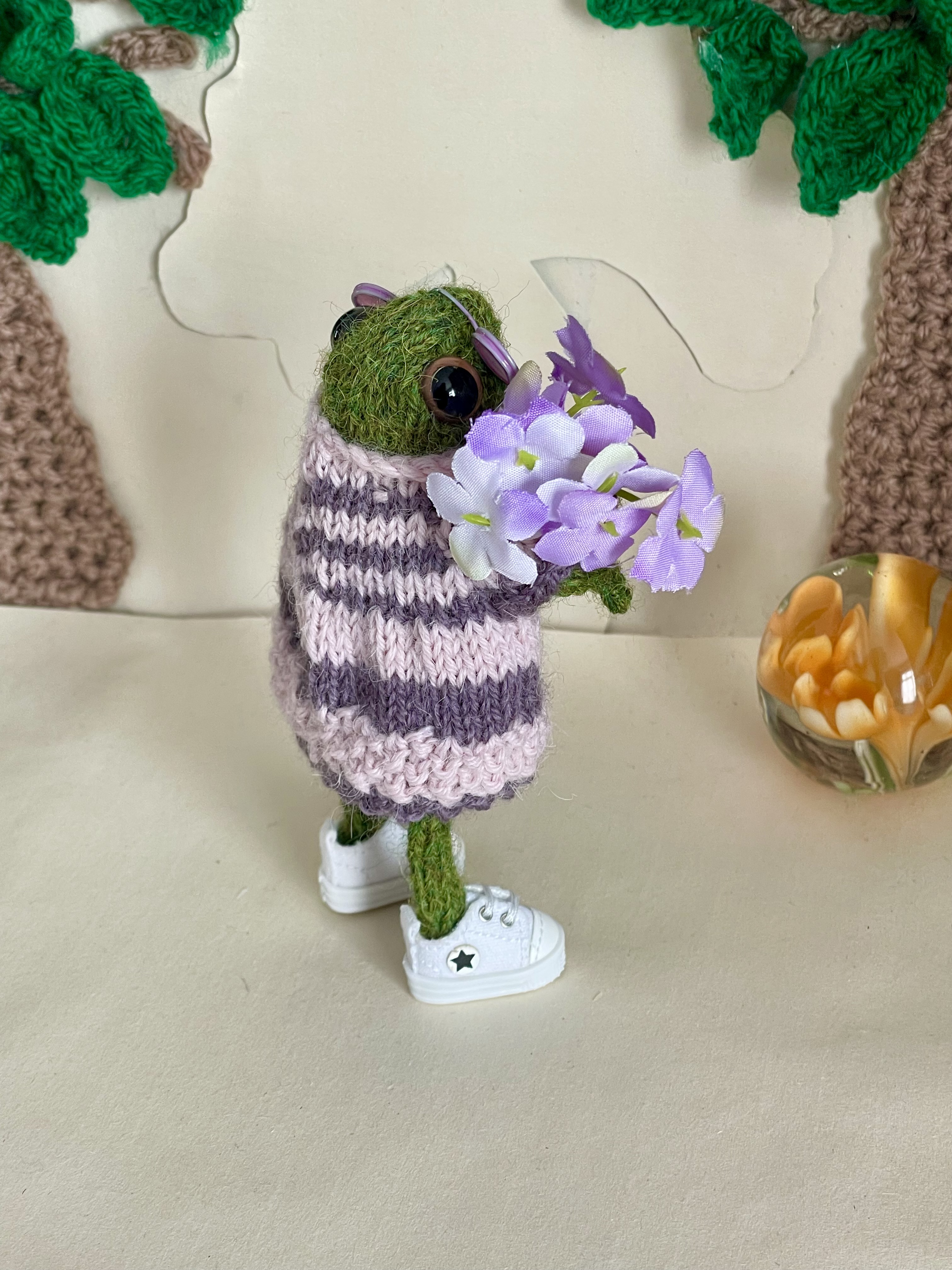 Florence the Little knitted frog