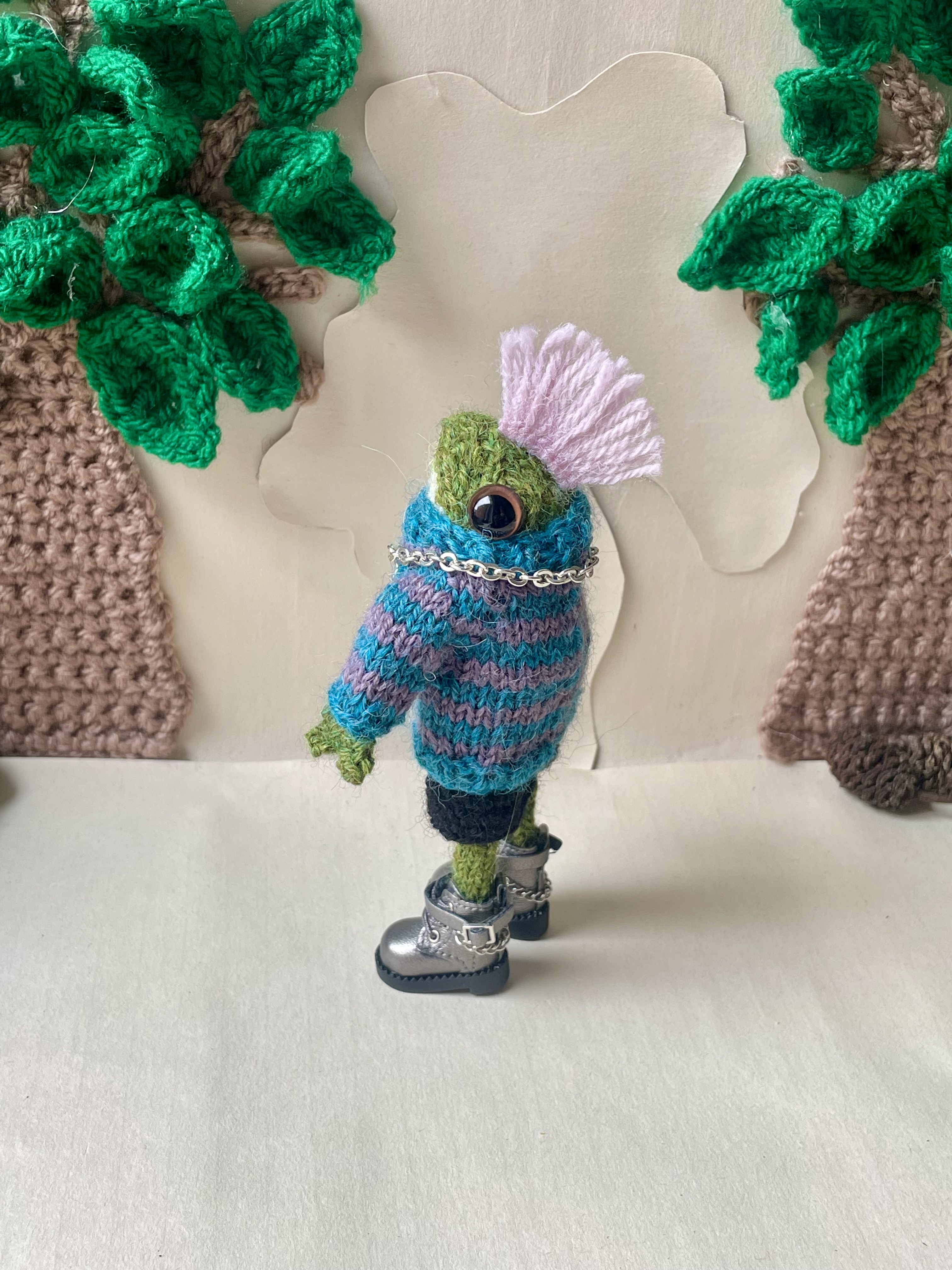 Pippa the little punk frog