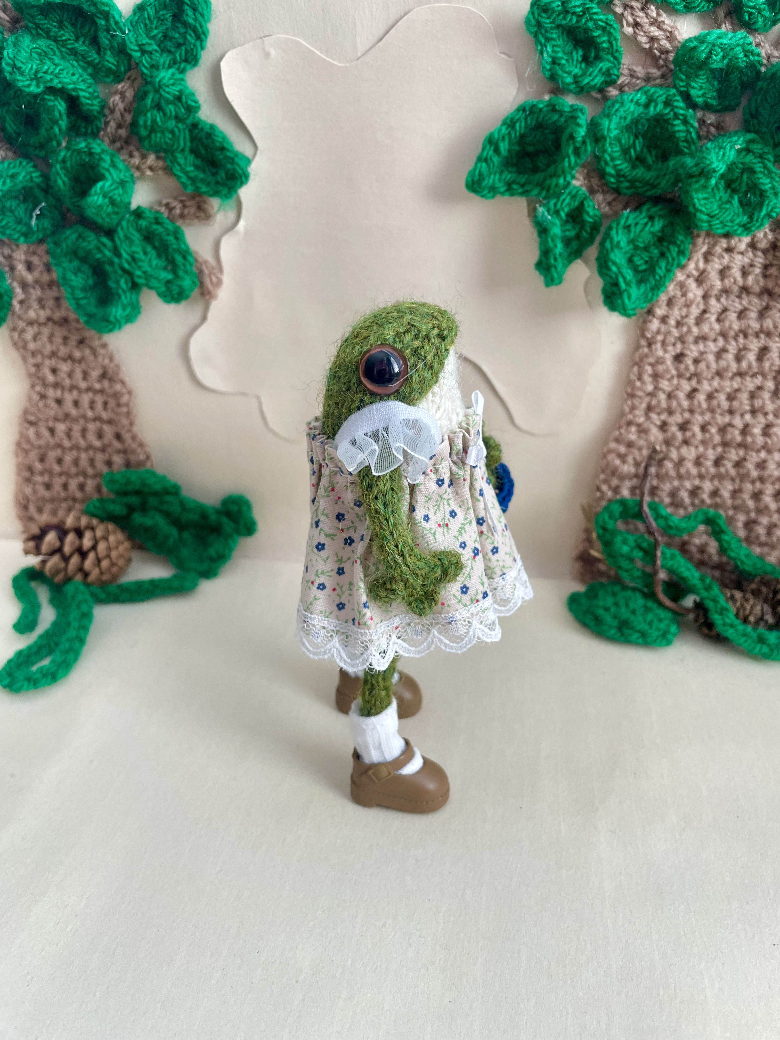 Meet Fern: The Cottagecore Hand-Knitted Girlie Frog