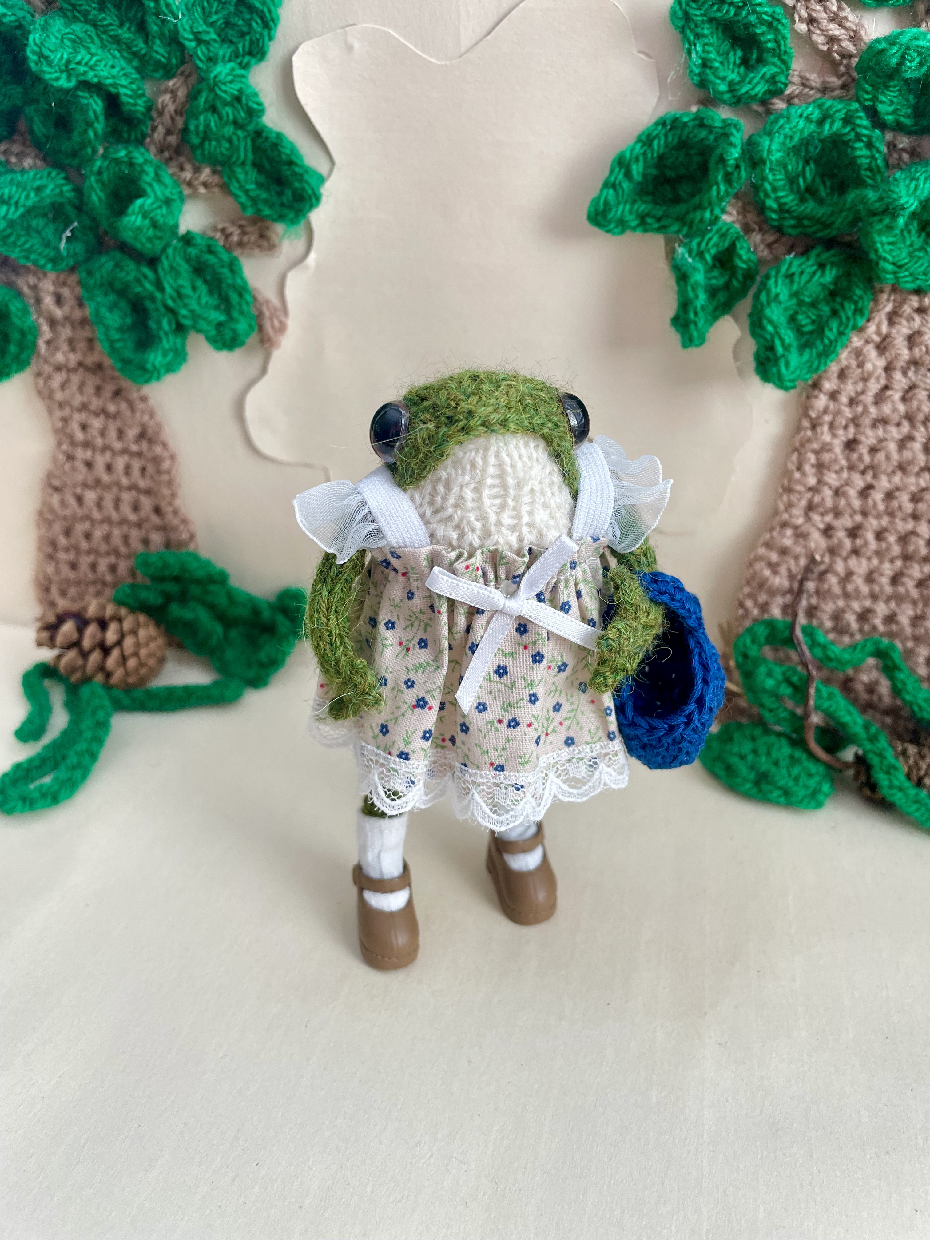 Meet Fern: The Cottagecore Hand-Knitted Girlie Frog