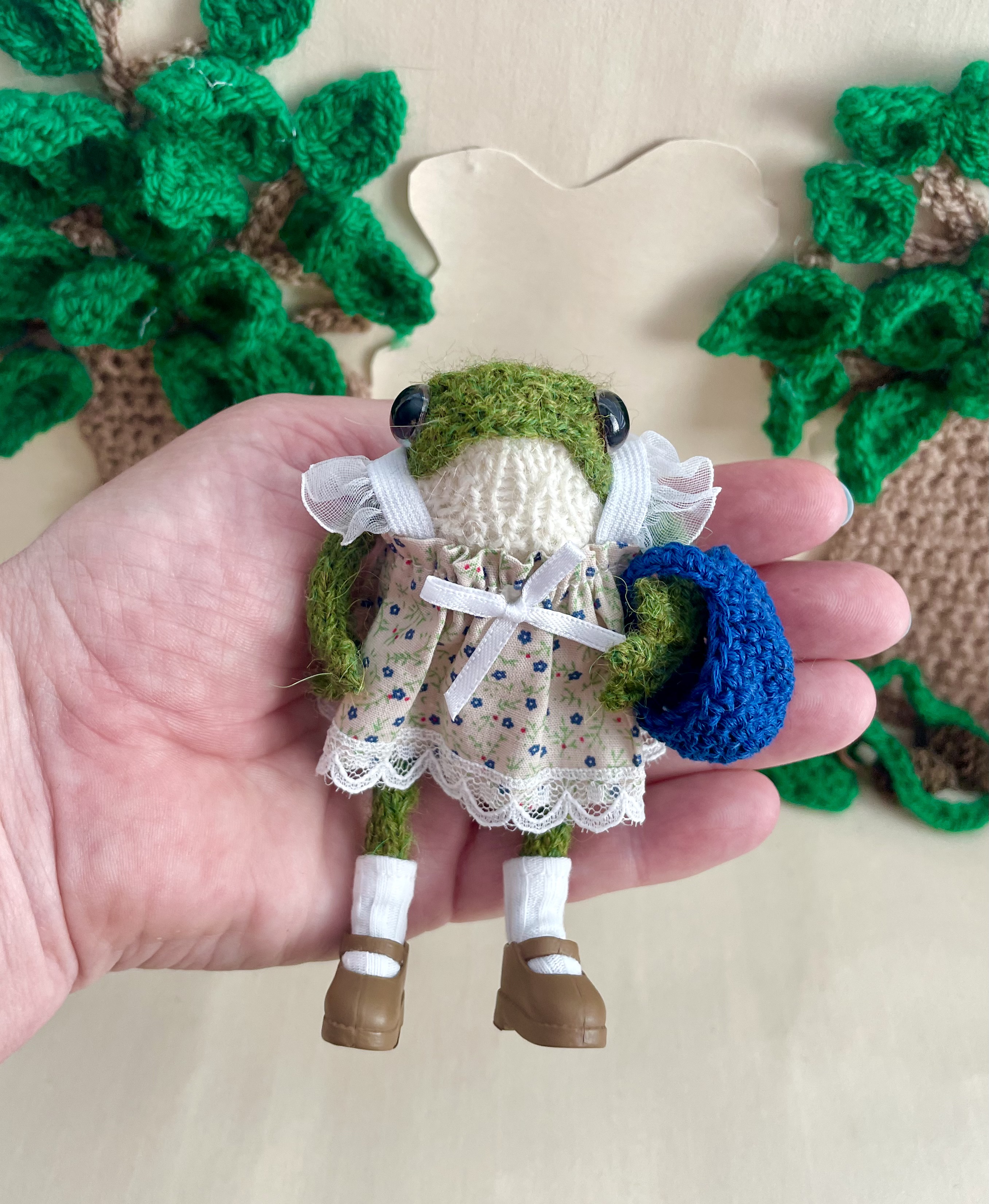 Meet Fern: The Cottagecore Hand-Knitted Girlie Frog