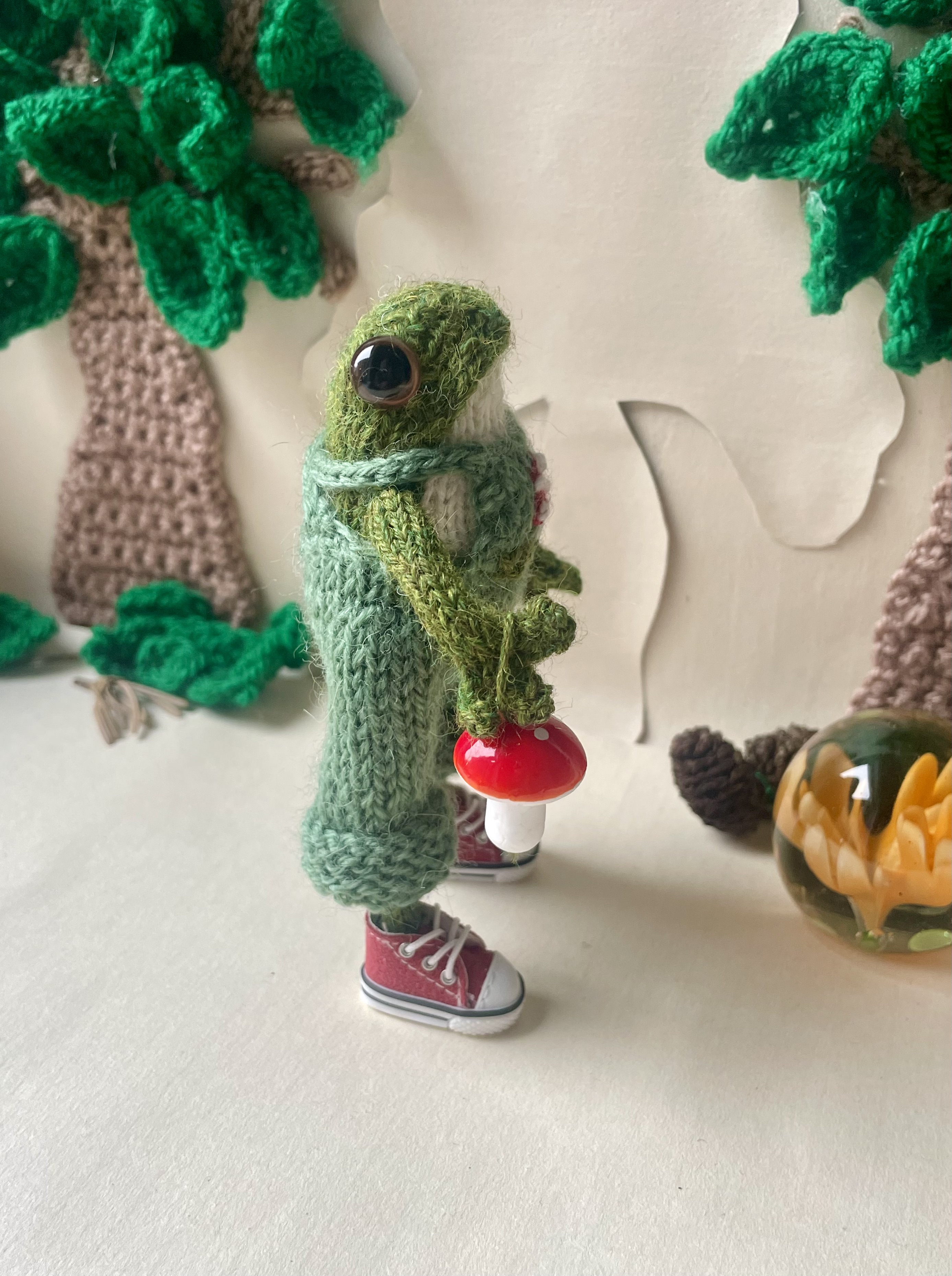 Tom the little knitted Frog