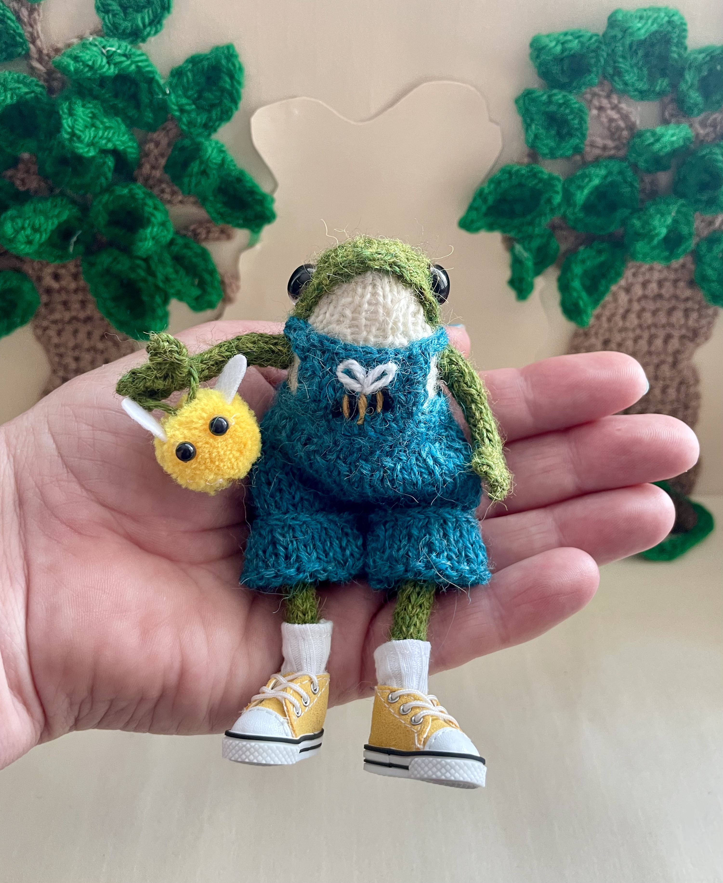 Otis the Knitted little Frog with his Bumblebee 