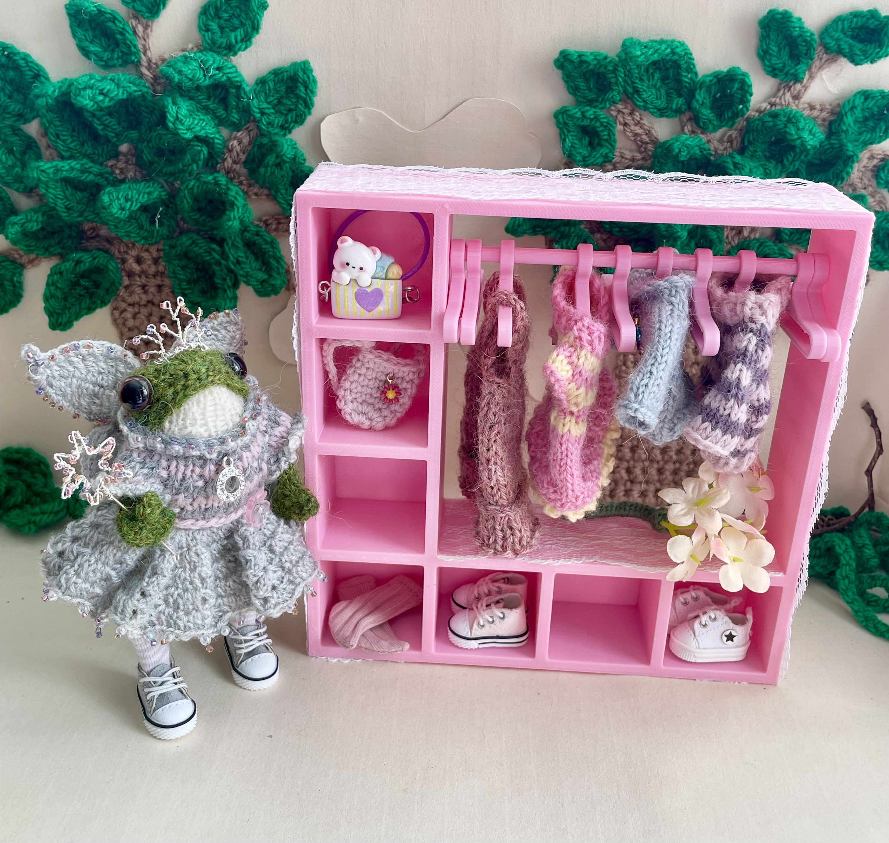 Little wardrobe full of Froggy outfits 