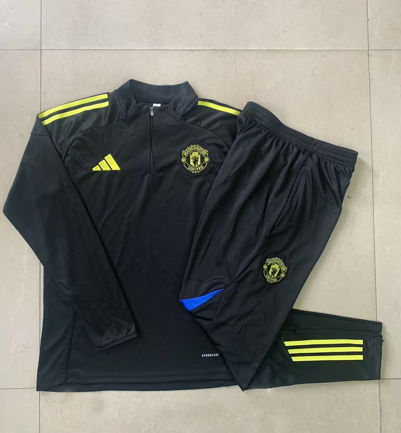 Manchester United Half Zip Training Track Suit - Kids