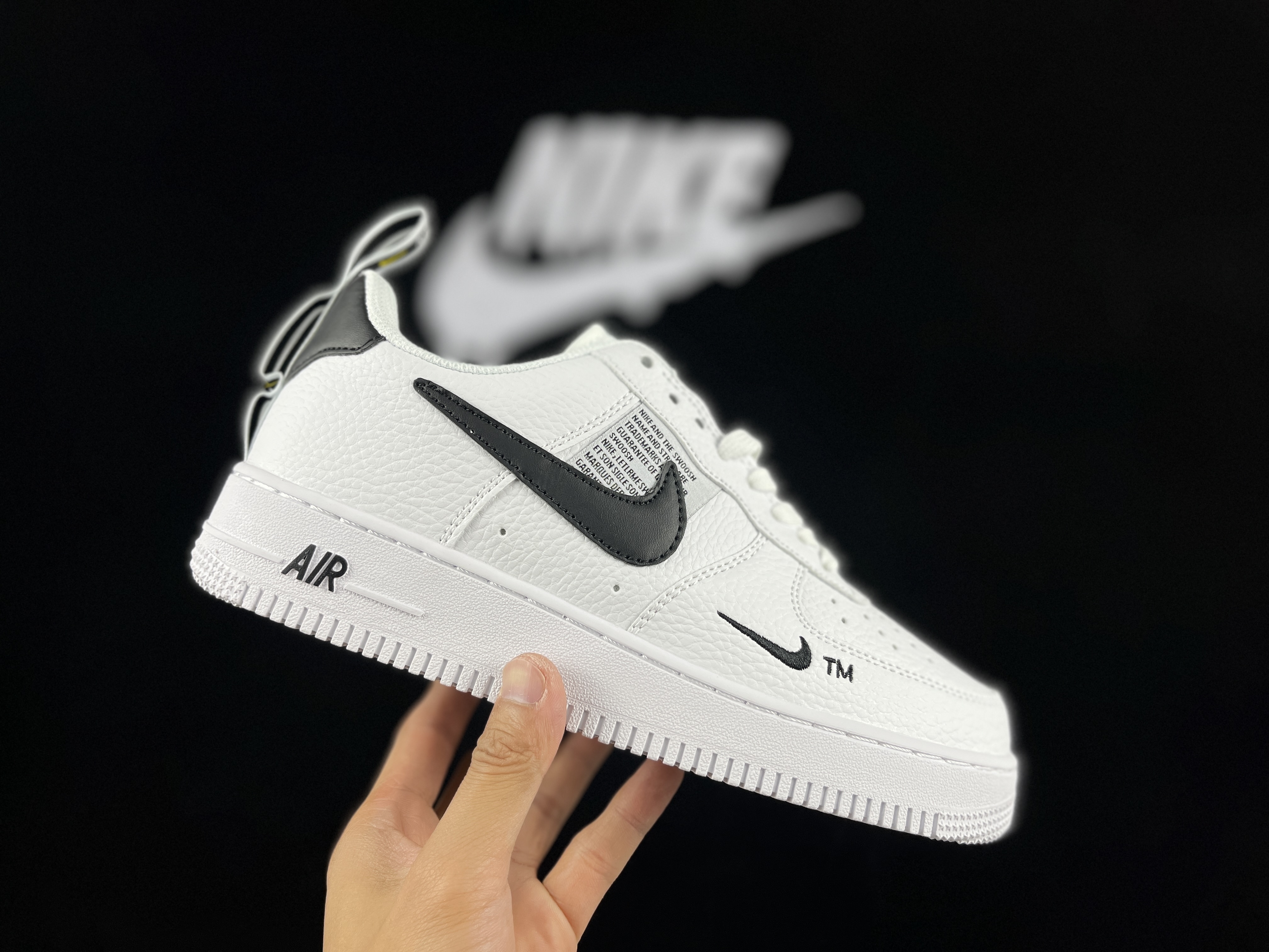 Nike Air Force 1 Low - Black and White