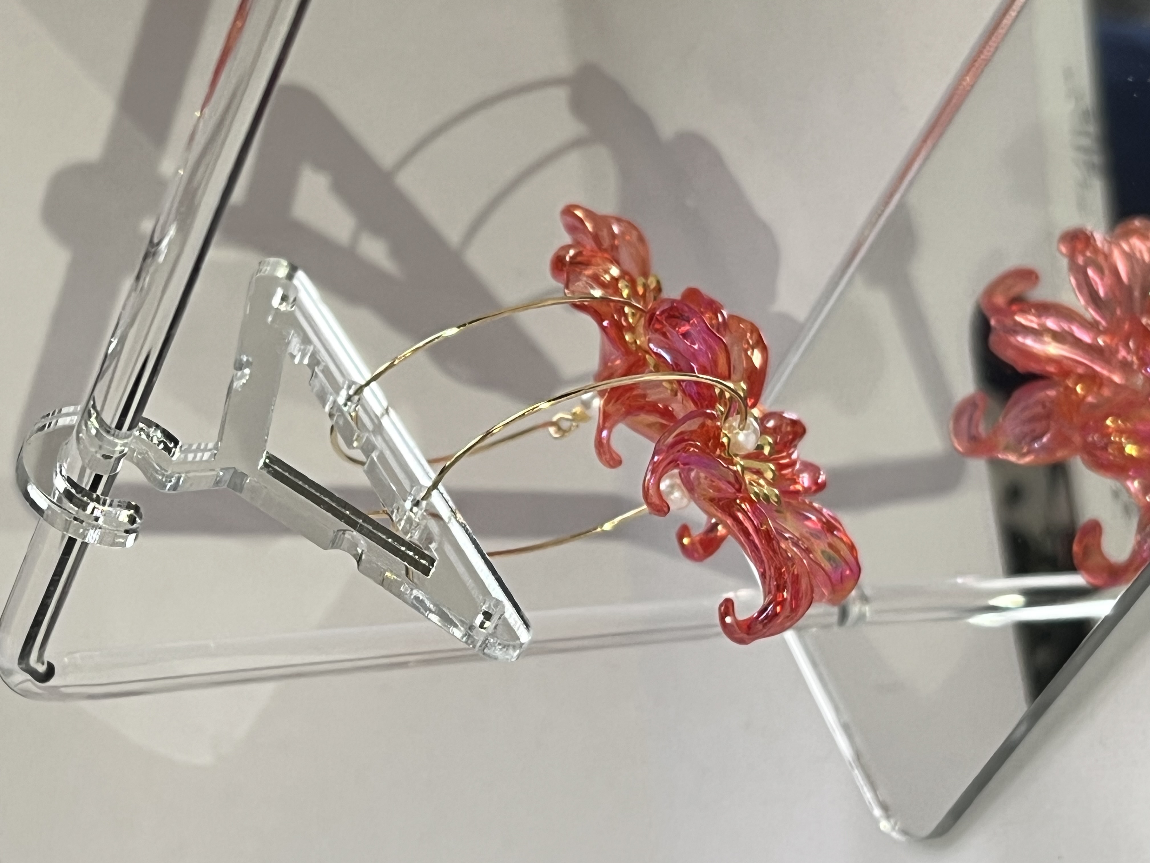 The Glass Lily - Red