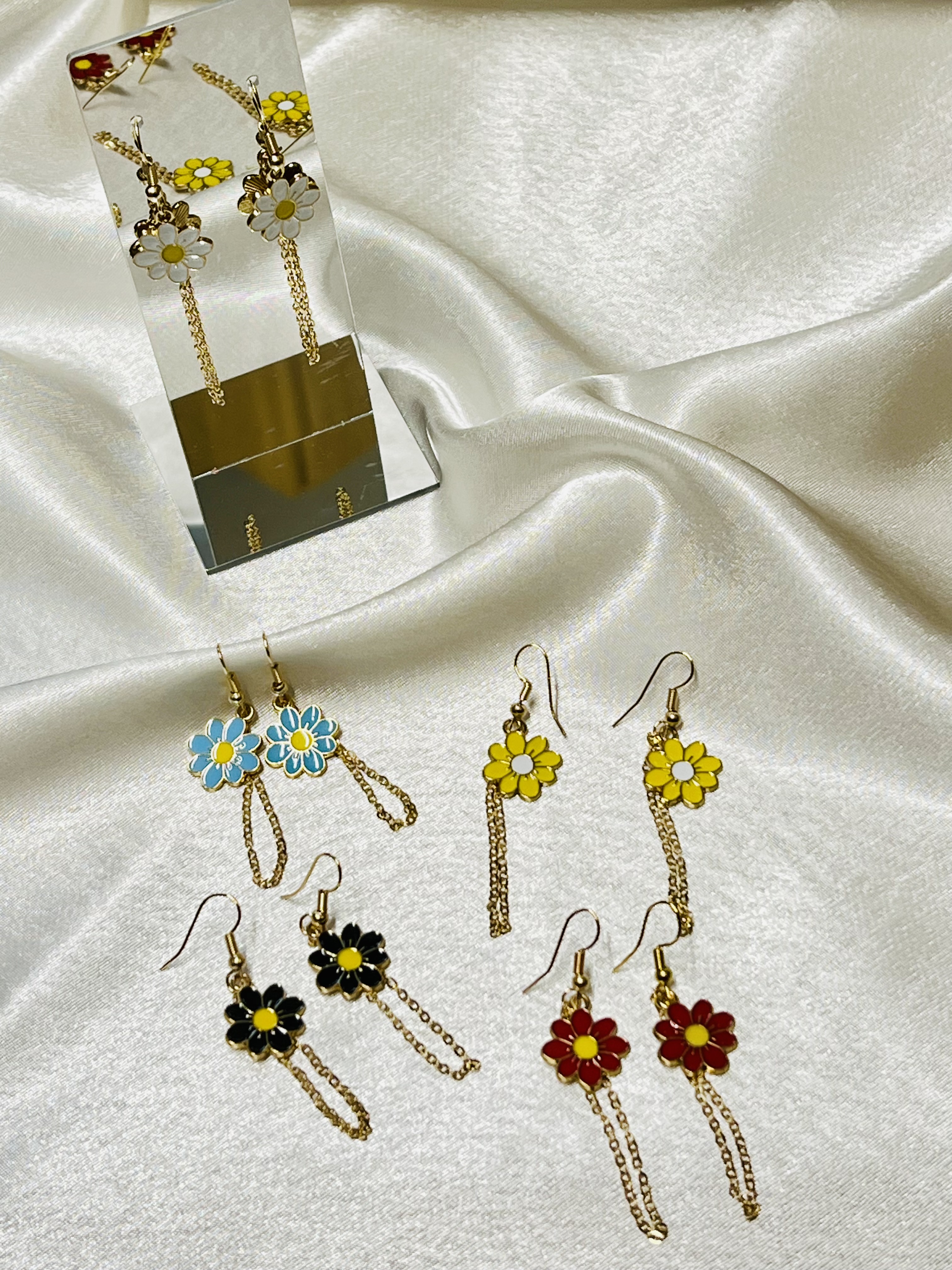 🌼Whispering Daisies🌼 - Black