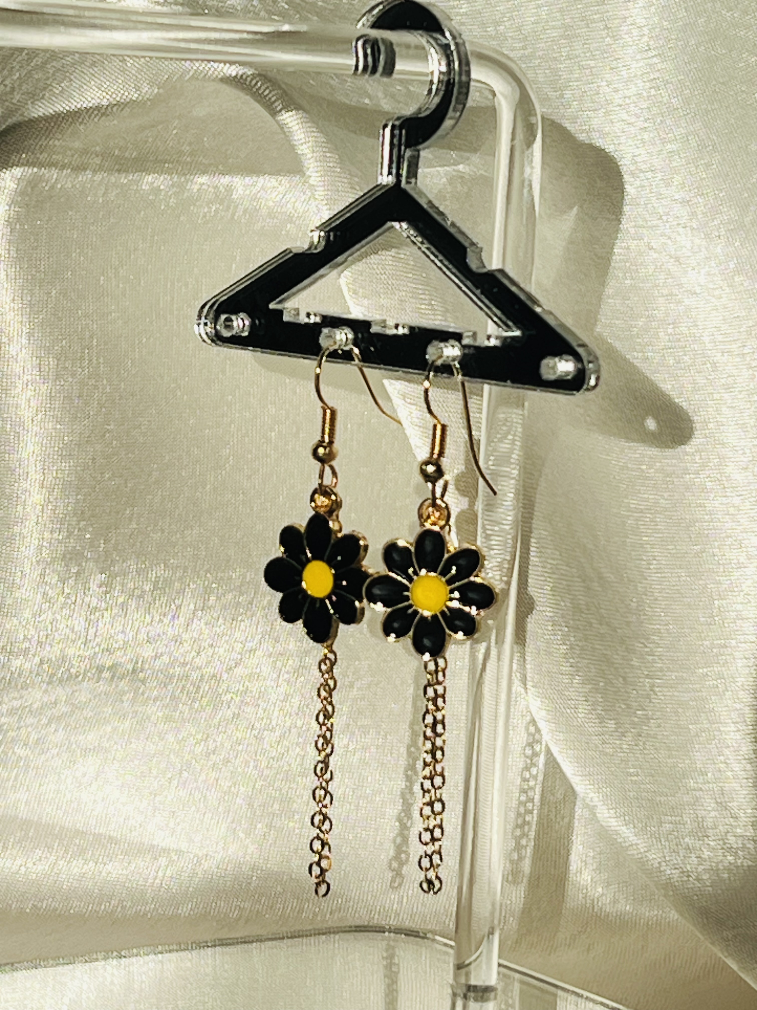 🌼Whispering Daisies🌼 - Black