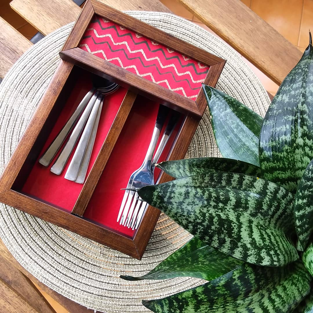 Decorative Cutlery Holder 