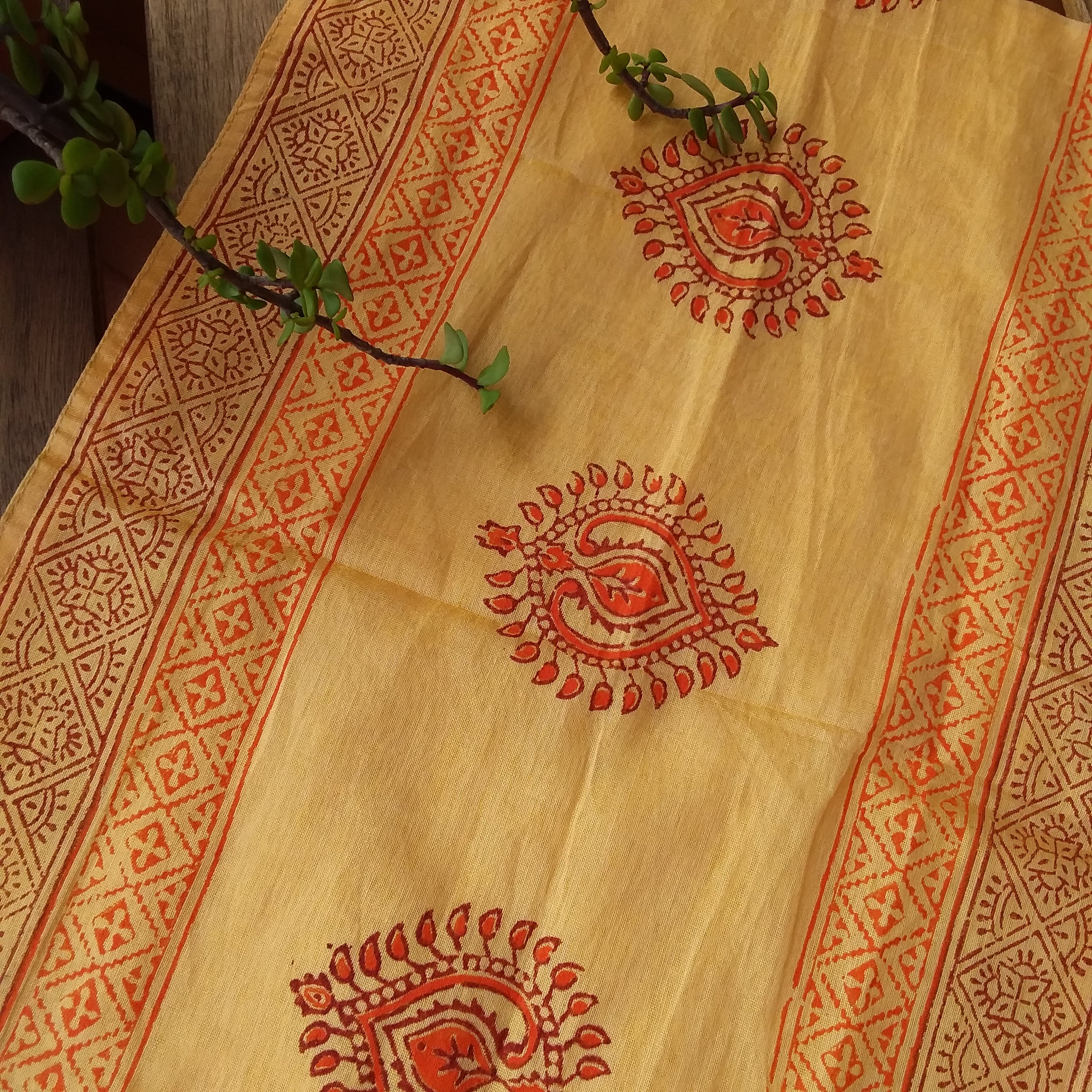 Printed Polysilk Table Runner