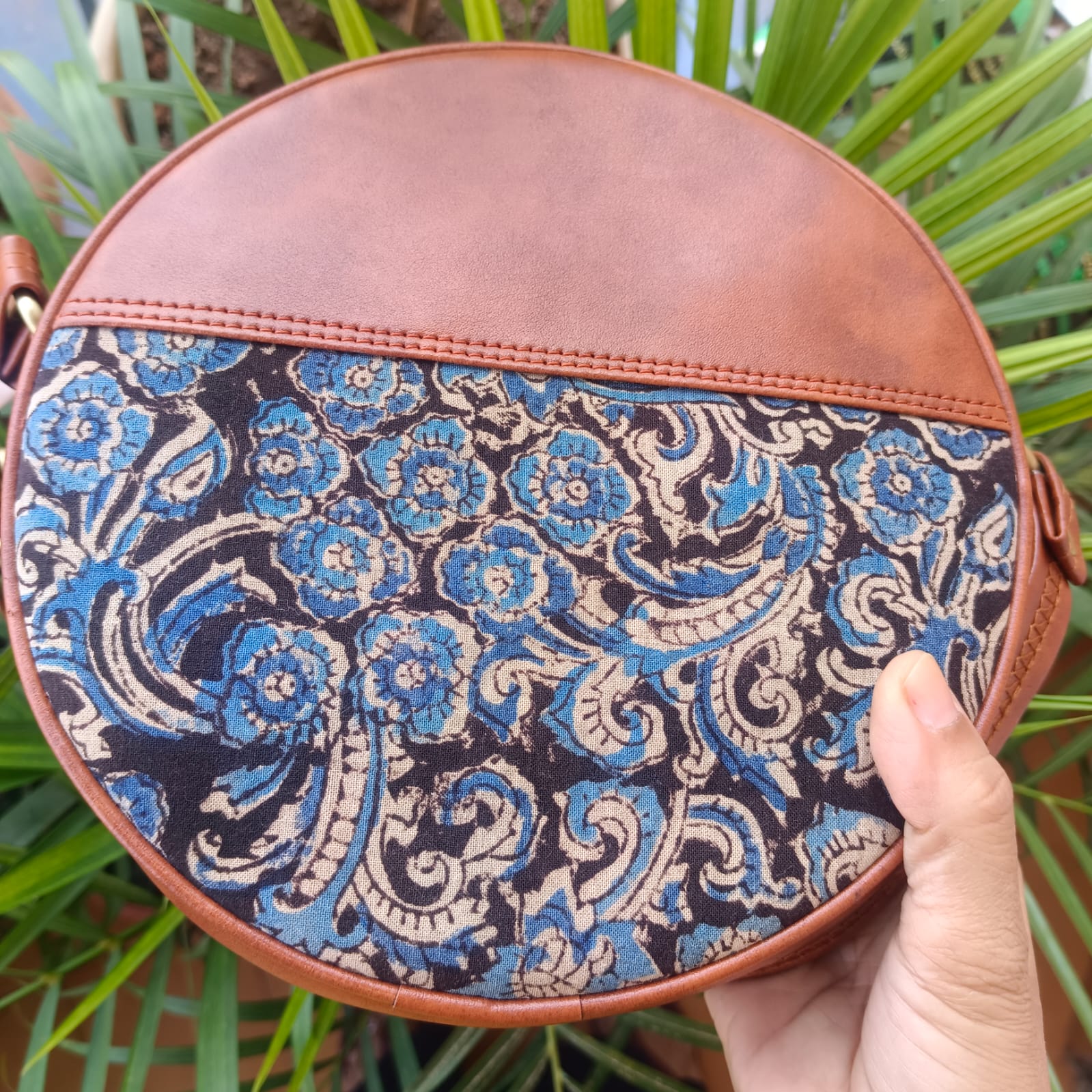 Round Sling Bags
