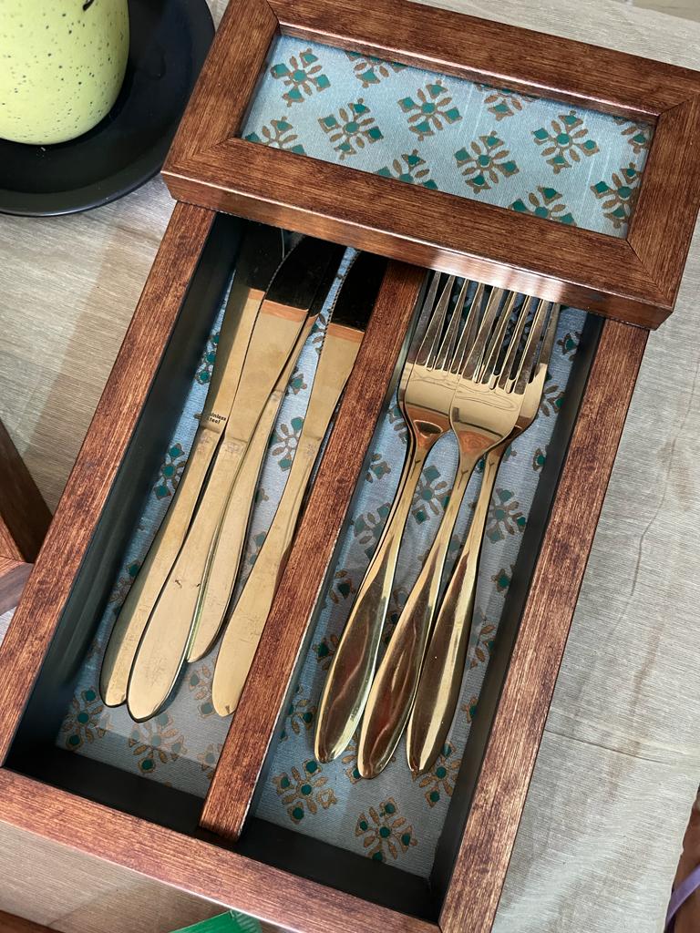 Decorative Cutlery Holder 