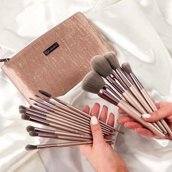 Luxury Makeup BH Brush Set