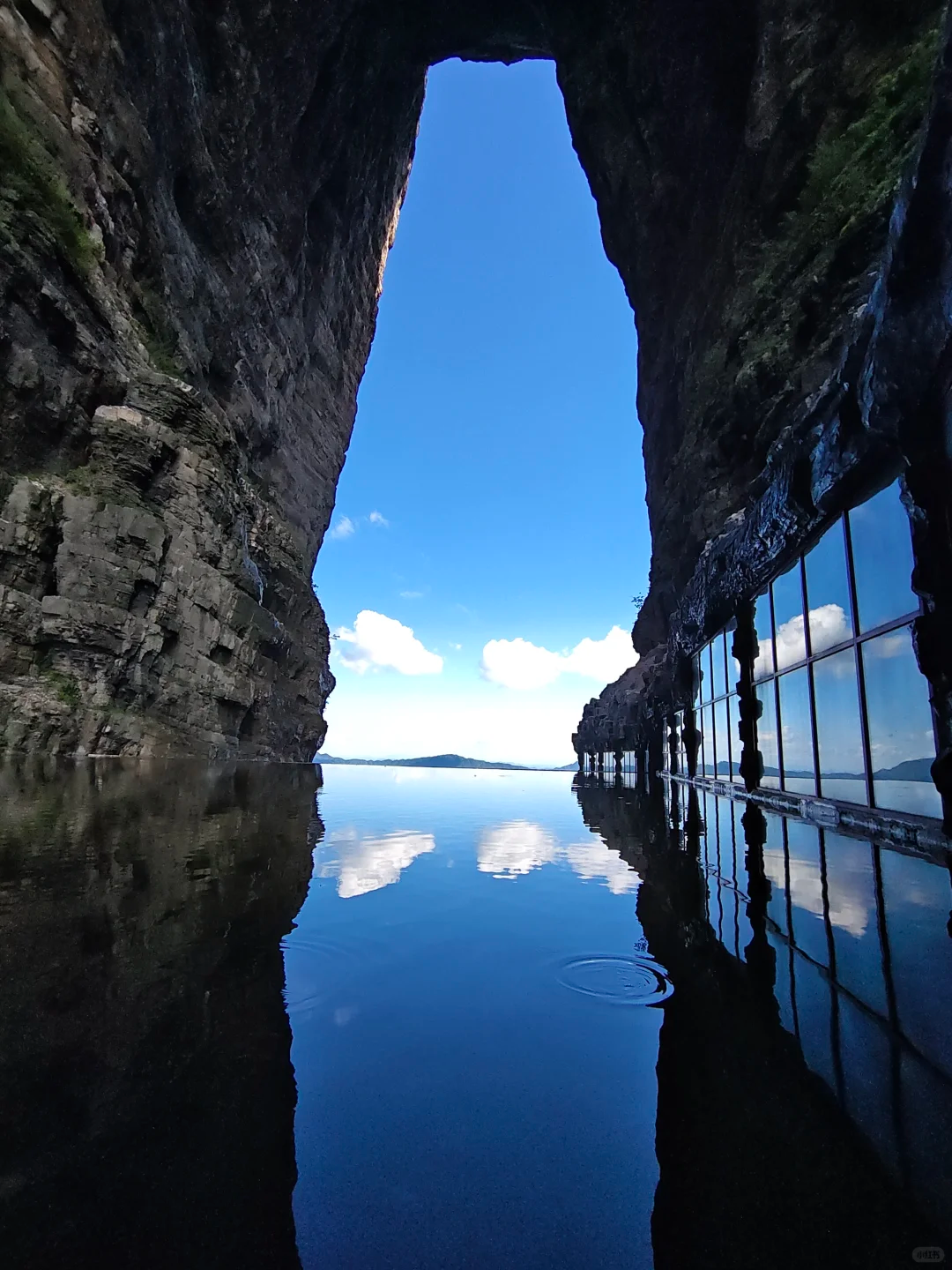 5-Day High-Speed Rail Tour of Zhangjiajie National Forest Park, Furong Town & Fenghuang Ancient City