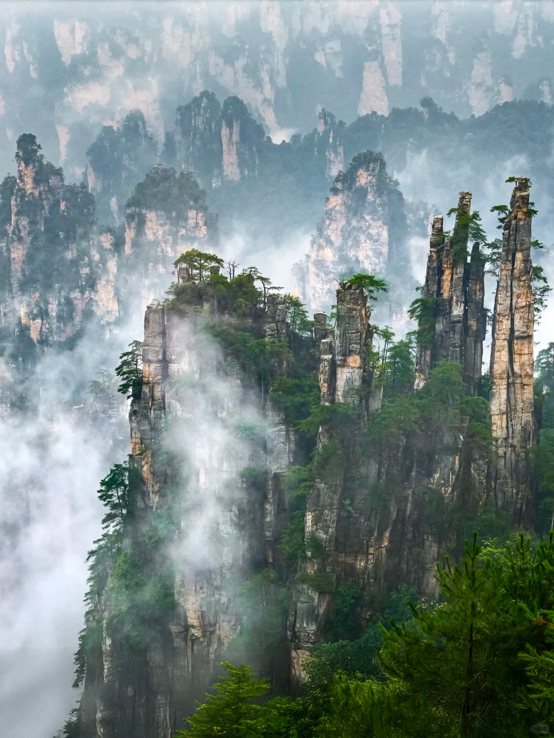 5-Day High-Speed Rail Tour of Zhangjiajie National Forest Park, Furong Town & Fenghuang Ancient City