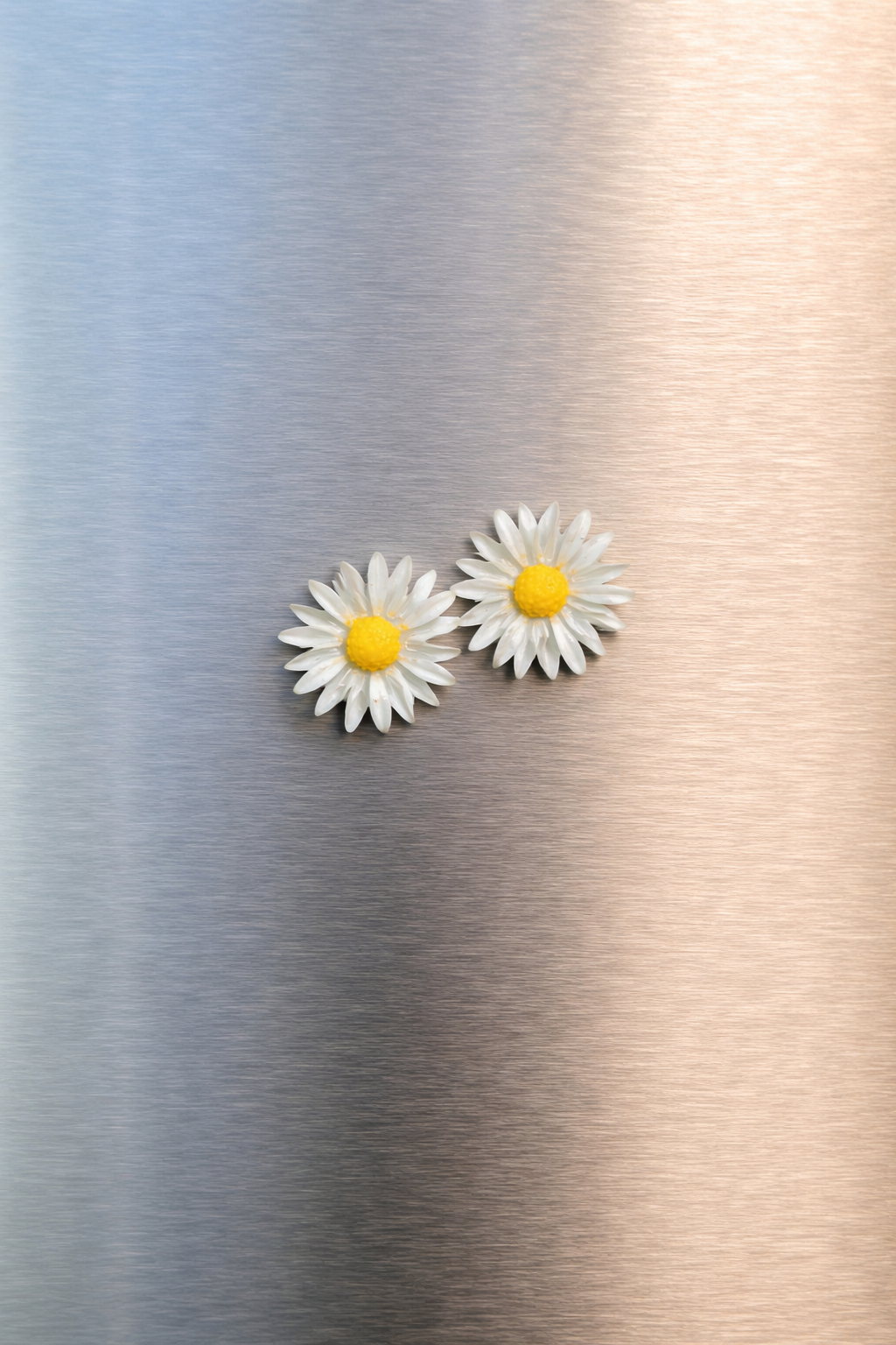 Daisy Flower Stud magnet