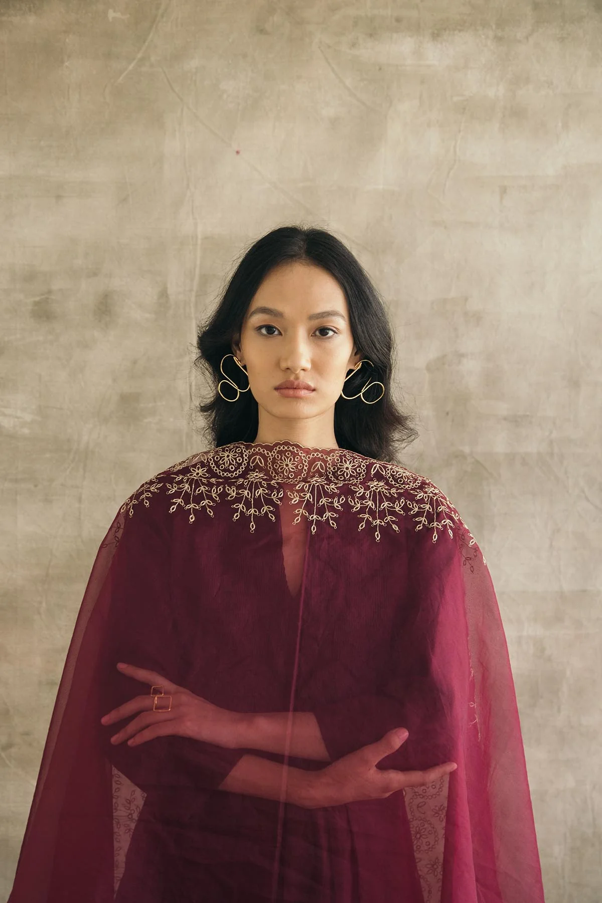 Pin-Tuck and Zari Kurta Set By Anjum