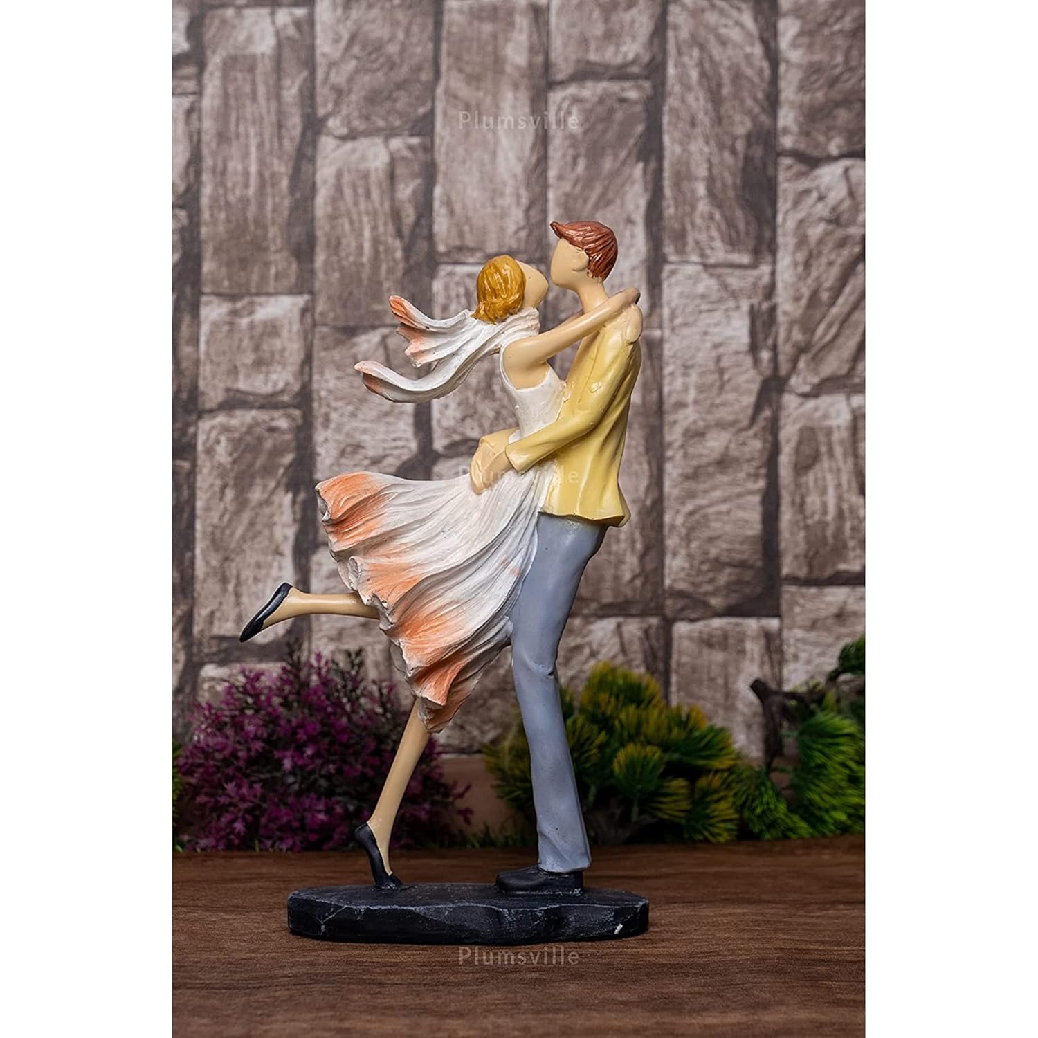 Love Couple Showpiece Statue Valentine Day Gift for Boys and Girls Pack of 1Gift for Boys and Girls Pack of 1