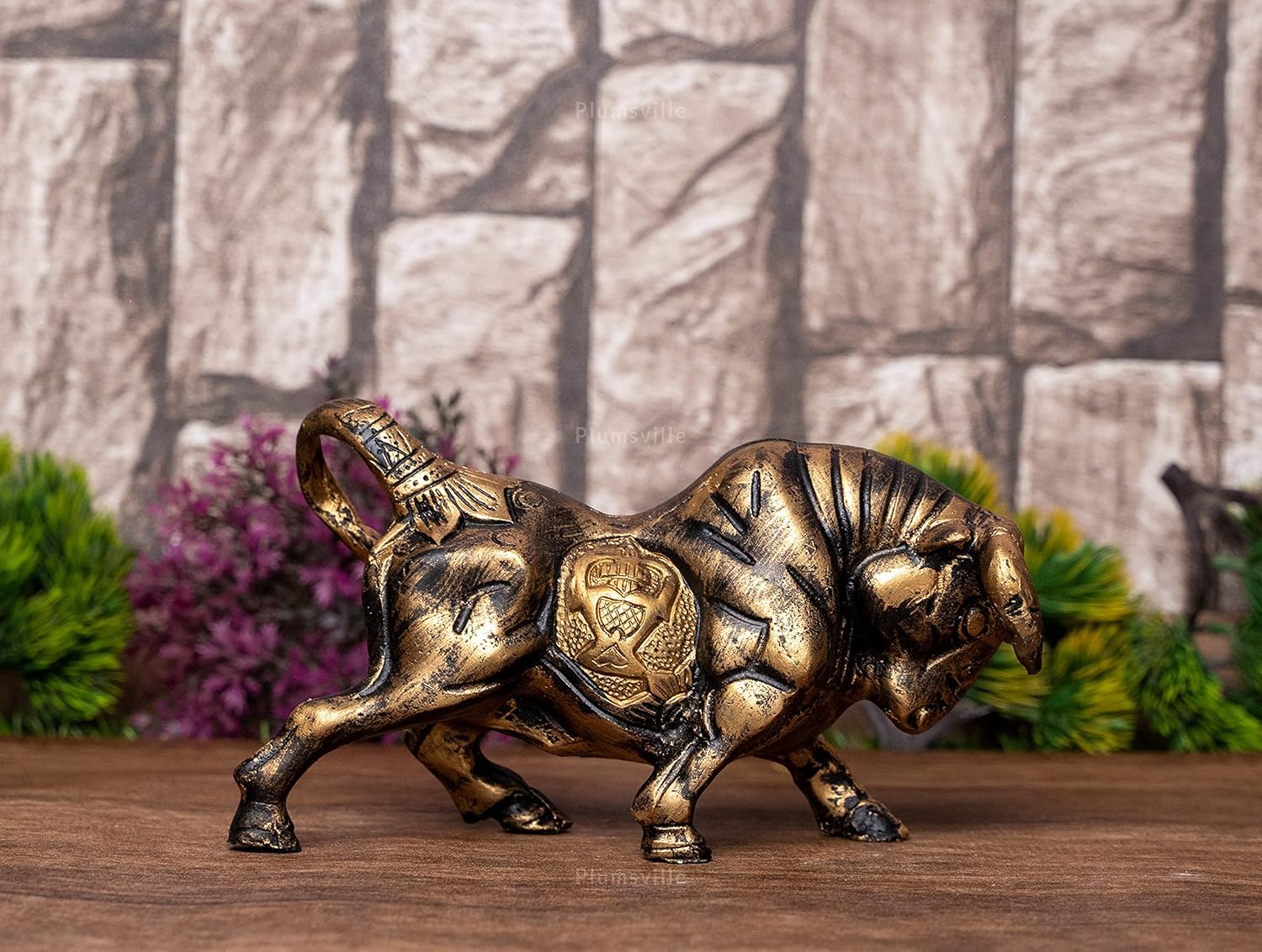 Charging Bull Showpiece - Golden | Matte Finish | for Home Decor | Golden Resin | Car Accessory Gifts Accessories