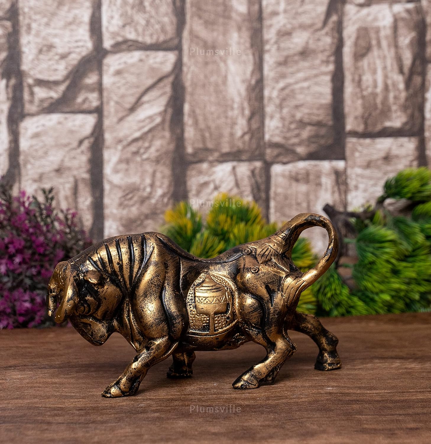 Charging Bull Showpiece - Golden | Matte Finish | for Home Decor | Golden Resin | Car Accessory Gifts Accessories