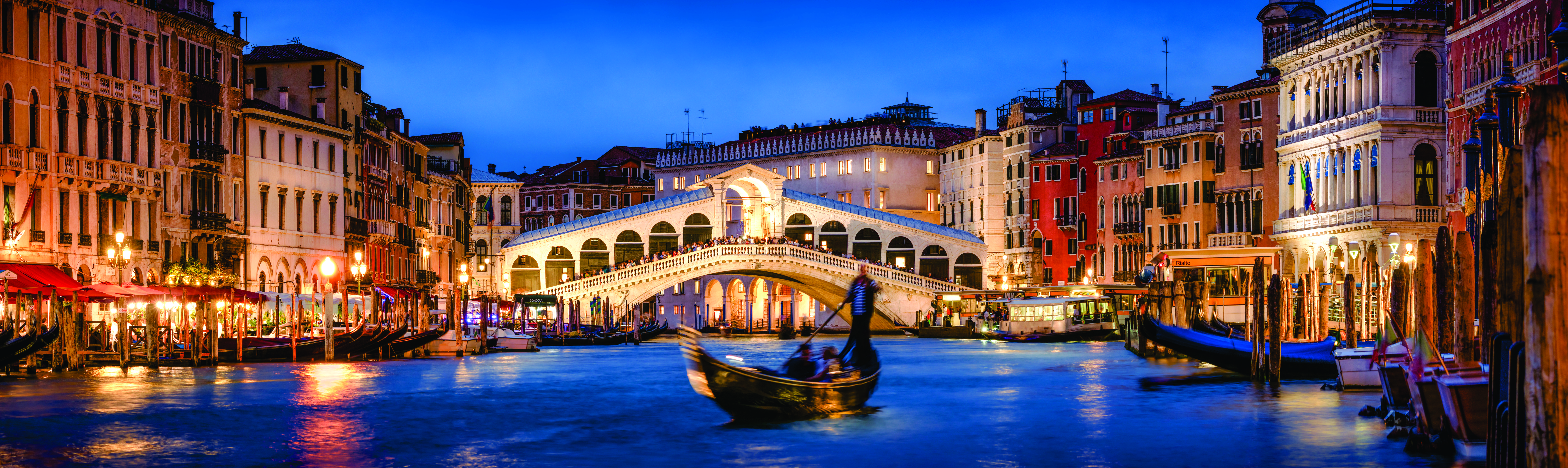 Ponte Rialto em Veneza, Itália
