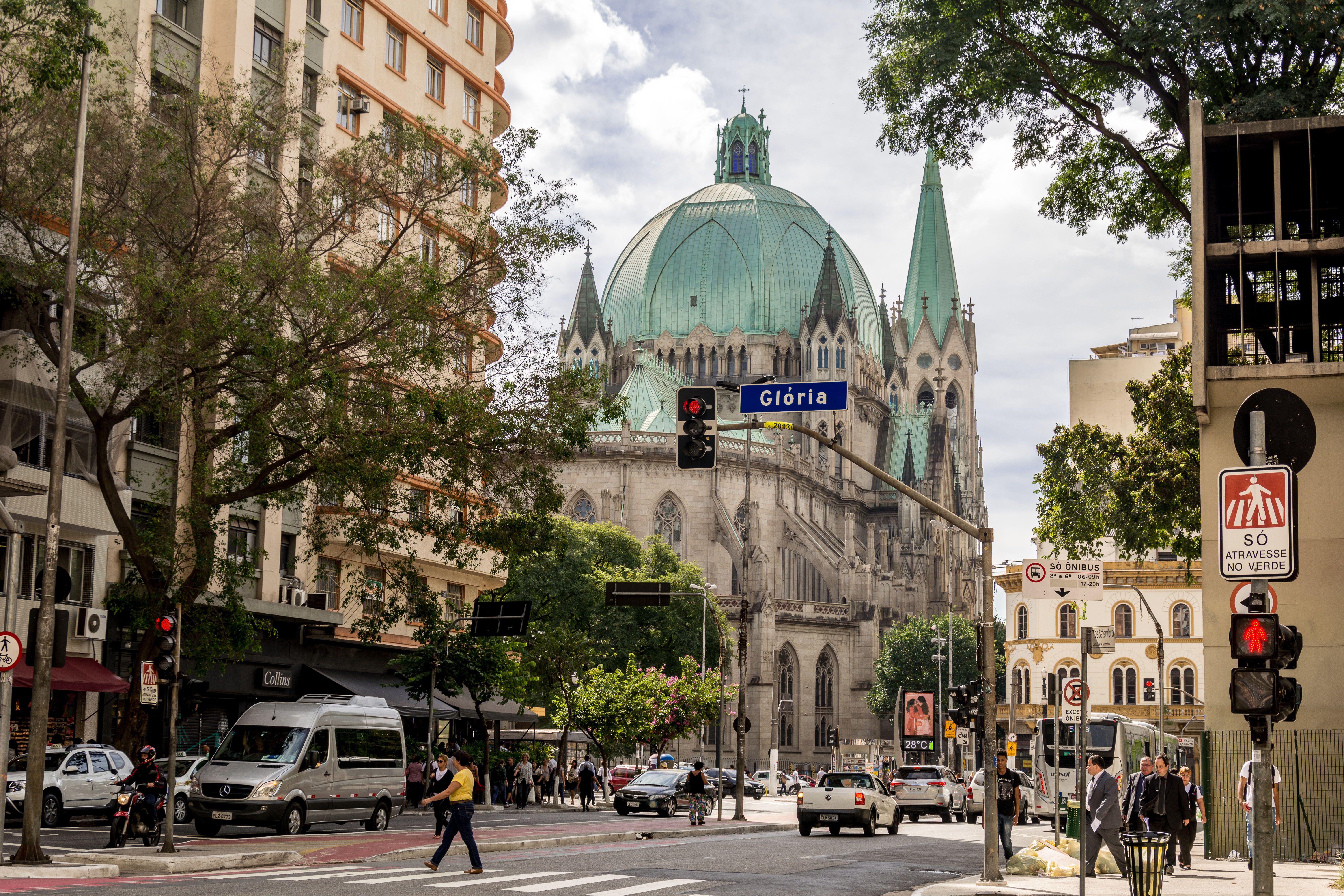 Detalhe da Catedral Metropolitana, em São Paulo, Brasil