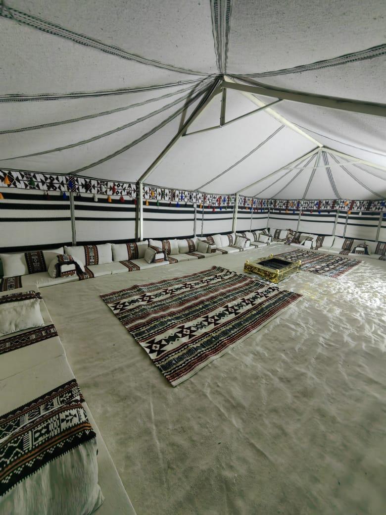  خيام البر والأشرعة