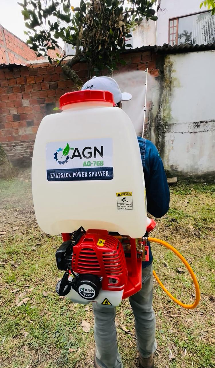 FUMIGADORA DE ESPALDA CON MOTOR TU-26