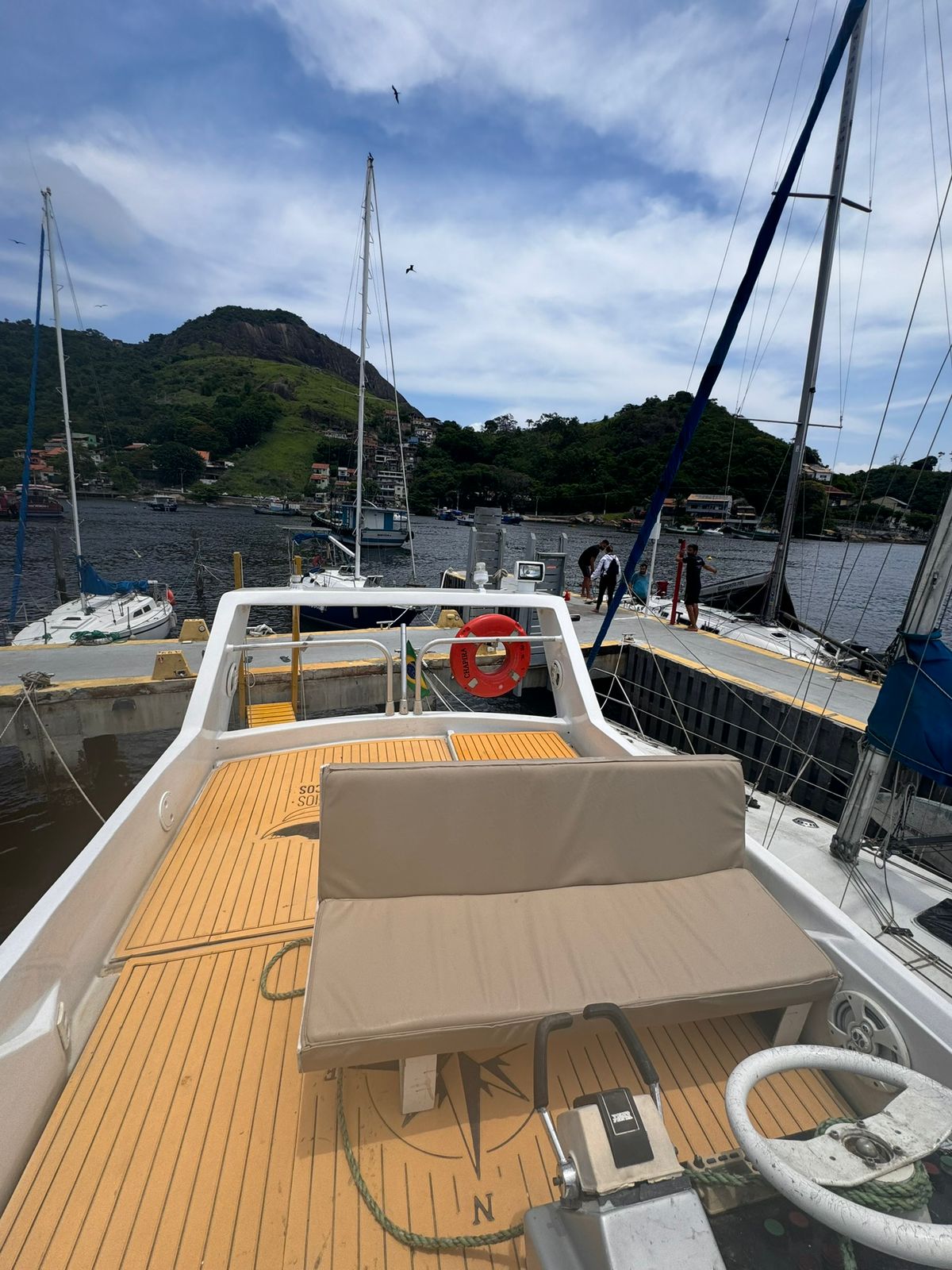 Lancha " Chapira I"– Paseo Privado en Río de Janeiro