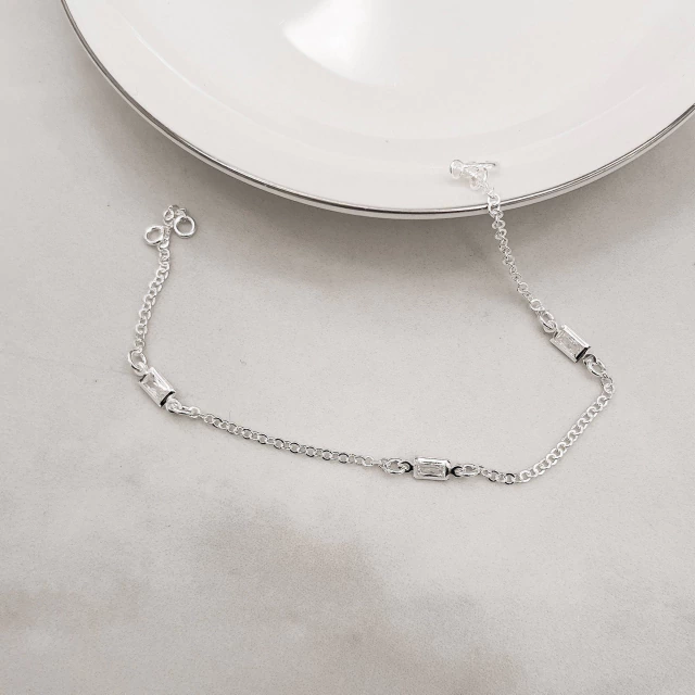 Pulseira entremeio zircônias retangulares