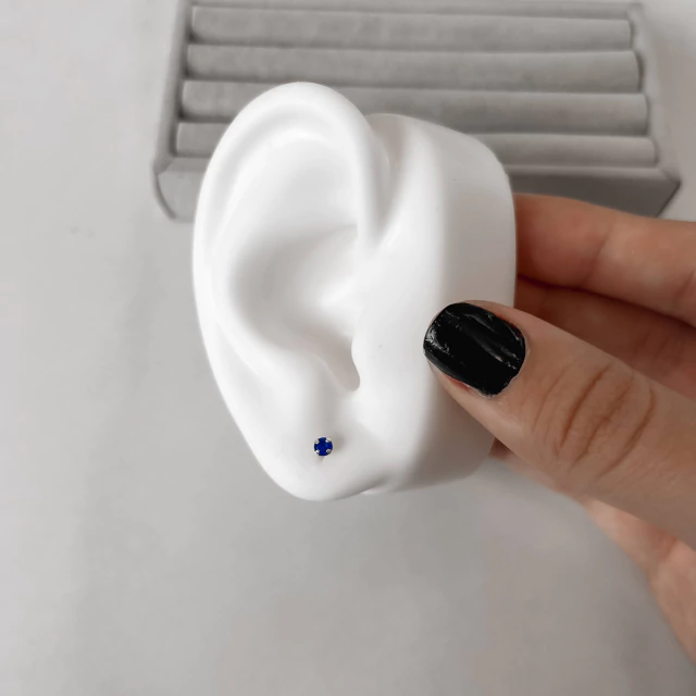 Brinco zircônia redonda azul