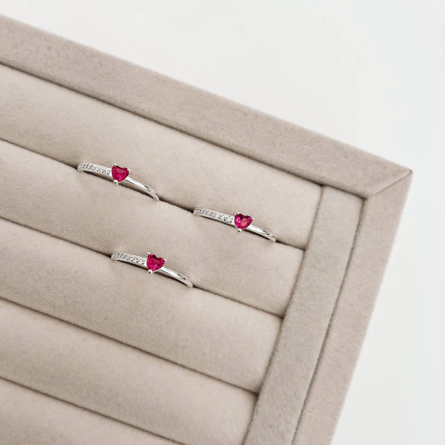 Anel zircônia coração cereja