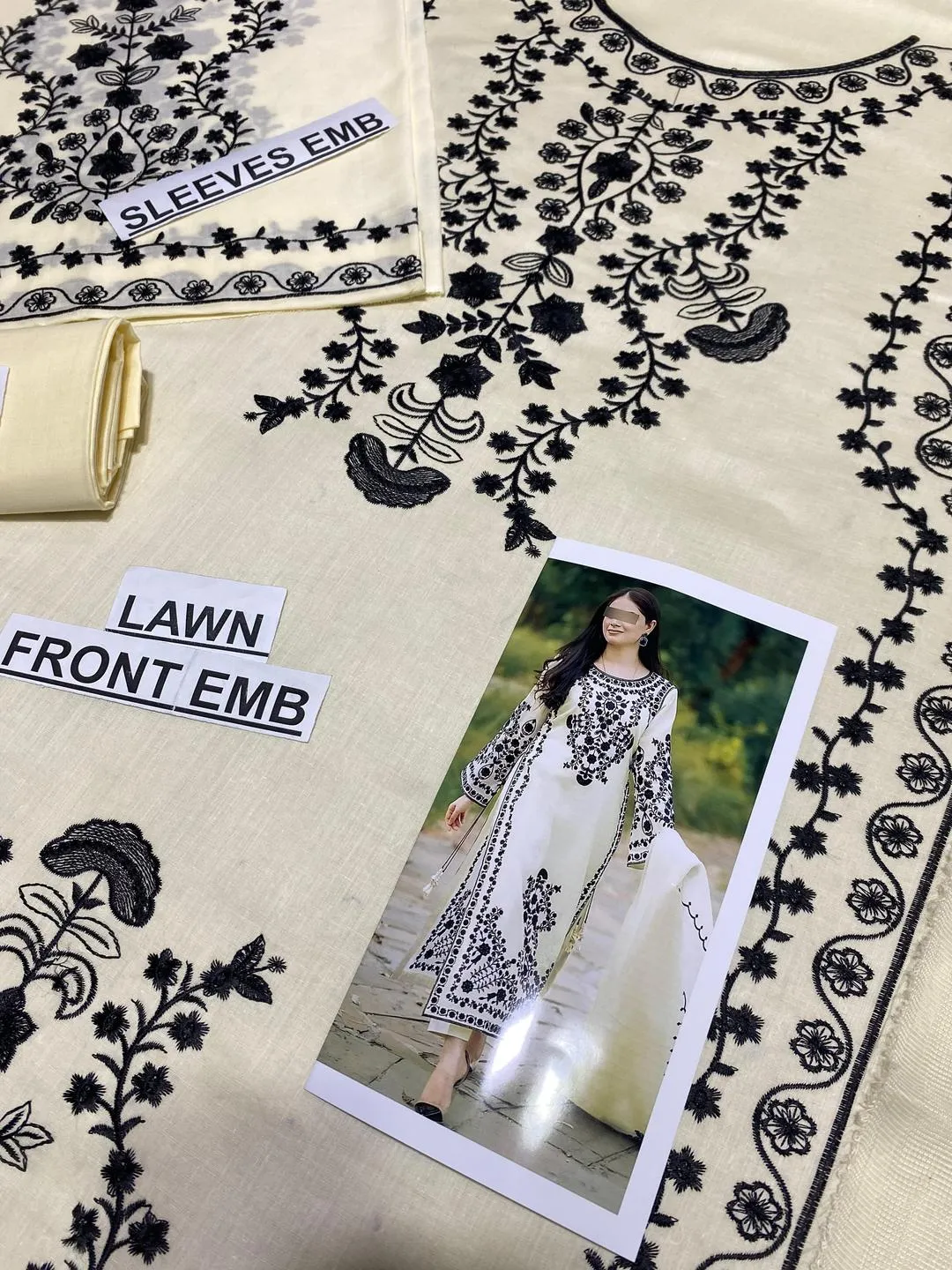 Off White Embroidered Lawn Suit - 3Pc with Khussa